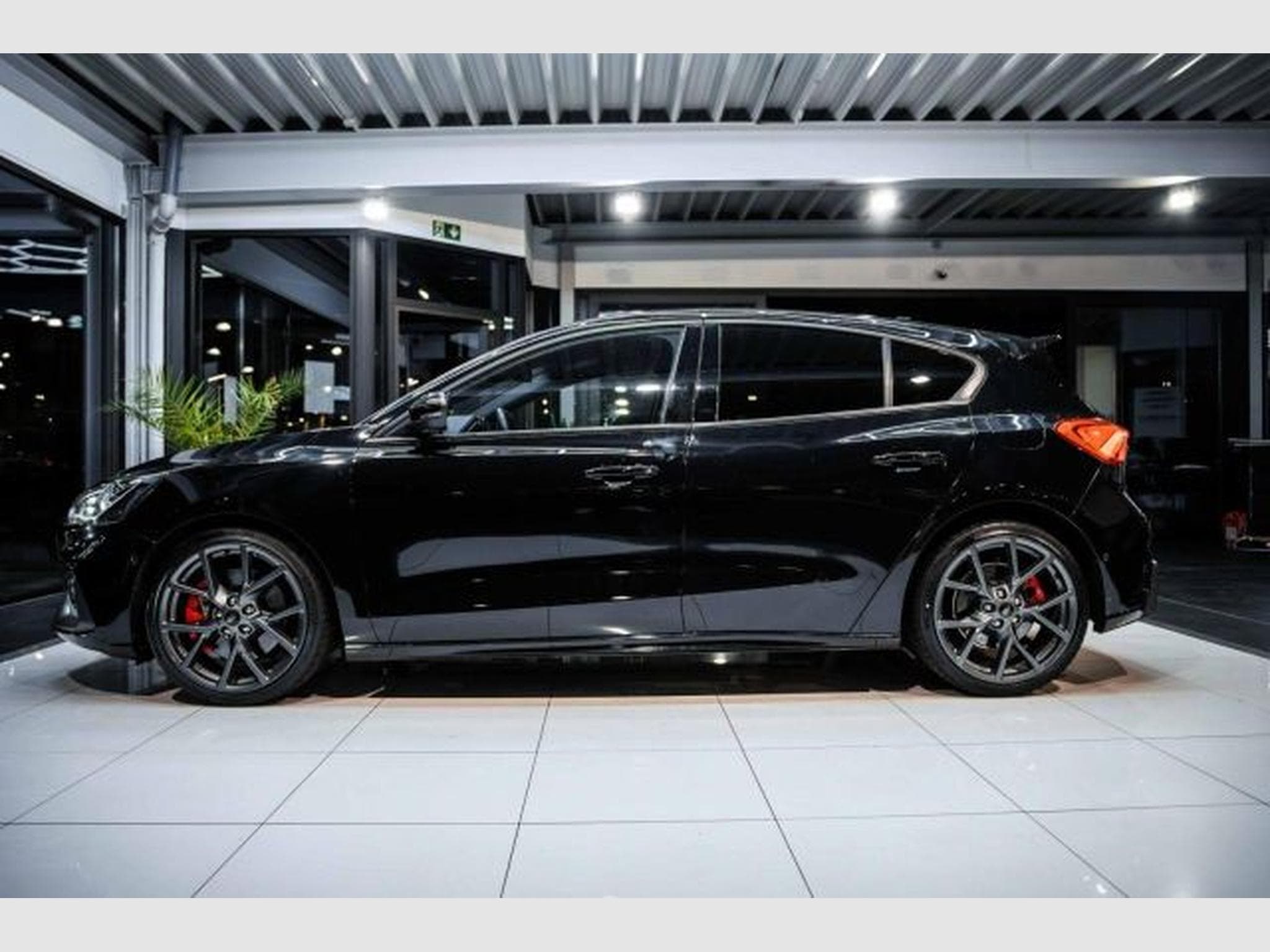 Ford Focus Focus ST 2.3 NAVI LED Recaro RFK SHZG Towkl Spur (2021) - Photo 12