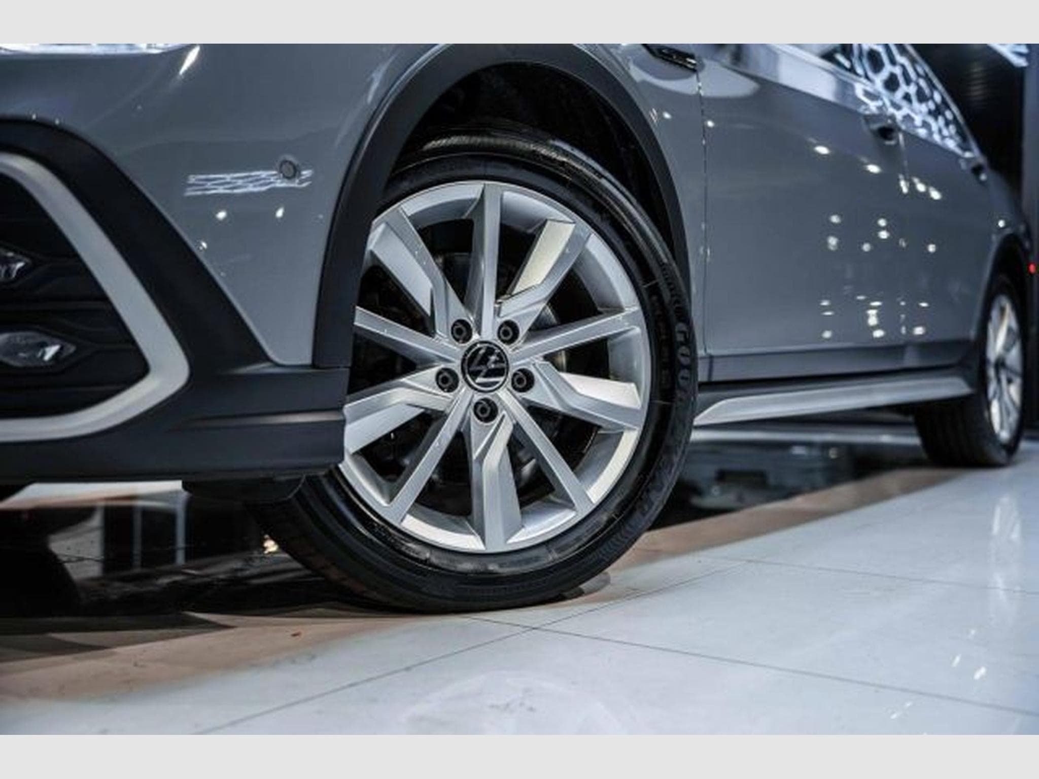 VW Golf Golf 8 Alltrack 2.0 TDI DSG 4M AHK PANO STAHZG (2022) - Foto 4
