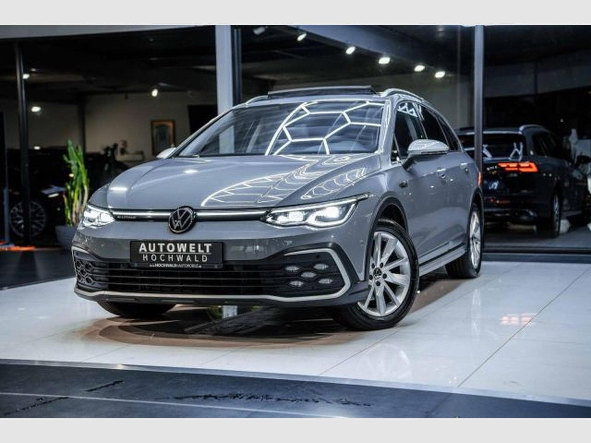 VW Golf Golf 8 Alltrack 2.0 TDI DSG 4M AHK PANO STAHZG (2022) - Foto 3