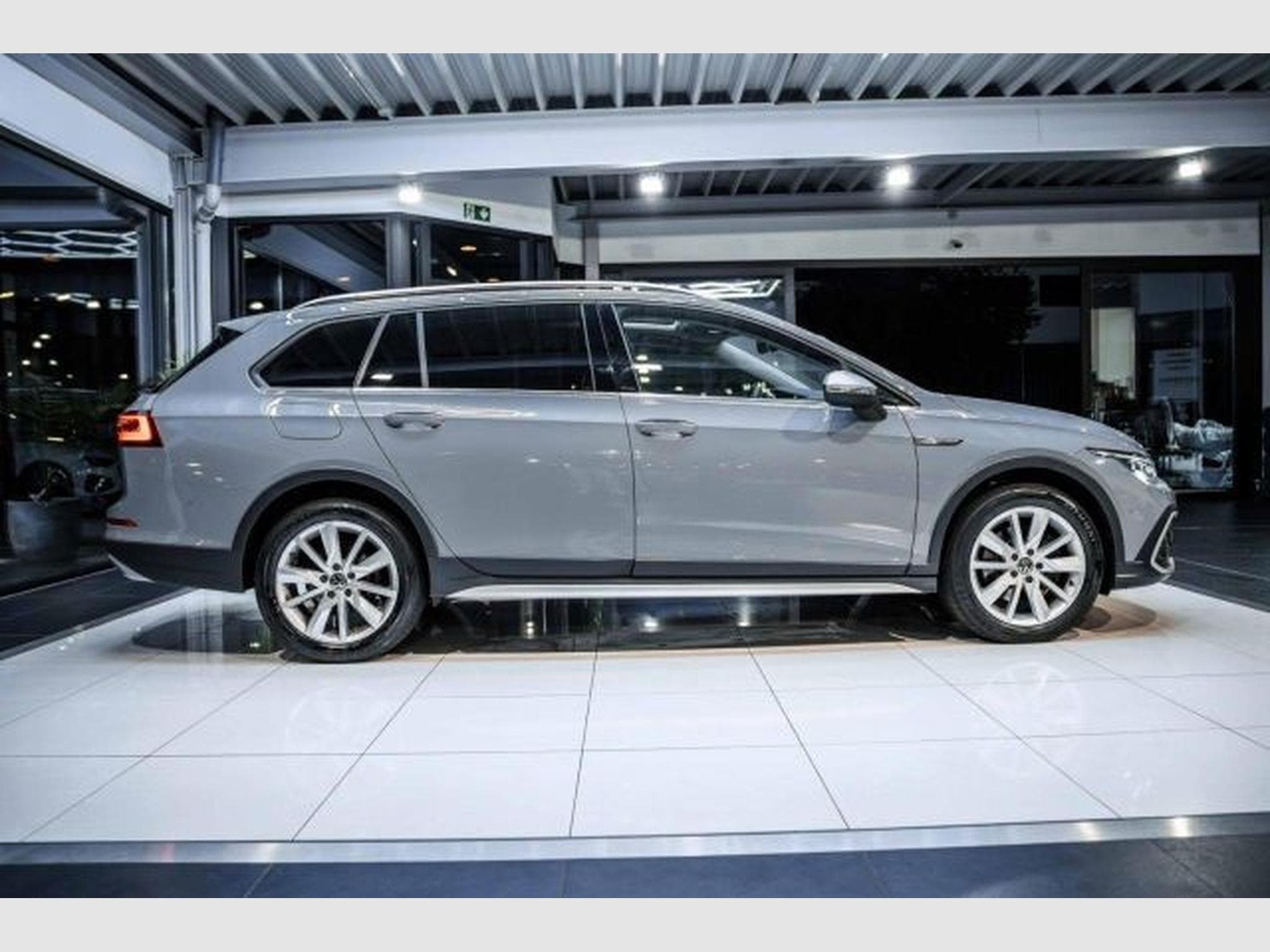 VW Golf Golf 8 Alltrack 2.0 TDI DSG 4M AHK PANO STAHZG (2022) - Foto 8