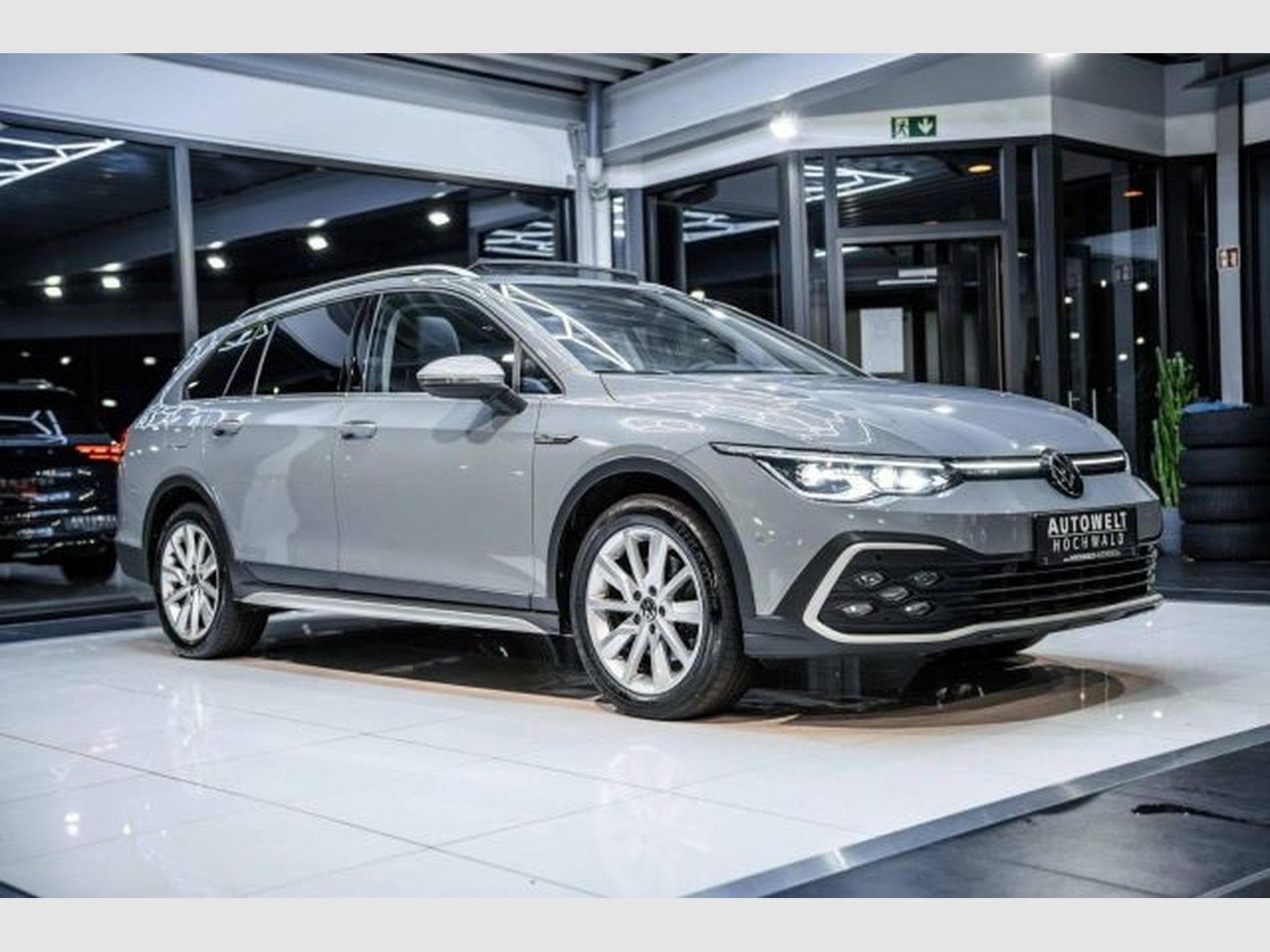 VW Golf Golf 8 Alltrack 2.0 TDI DSG 4M AHK PANO STAHZG (2022) - Foto 7