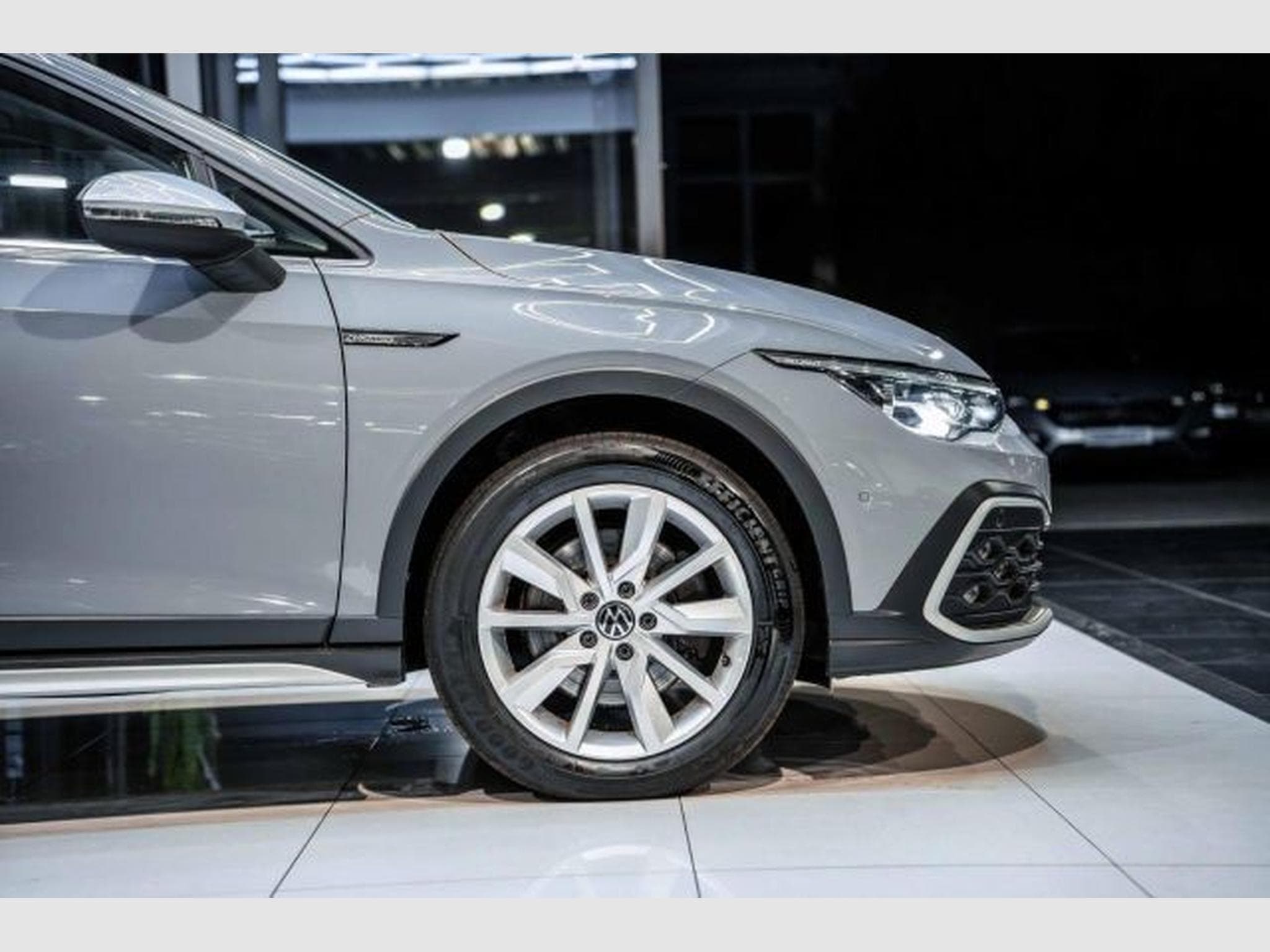 VW Golf Golf 8 Alltrack 2.0 TDI DSG 4M AHK PANO STAHZG (2022) - Foto 10