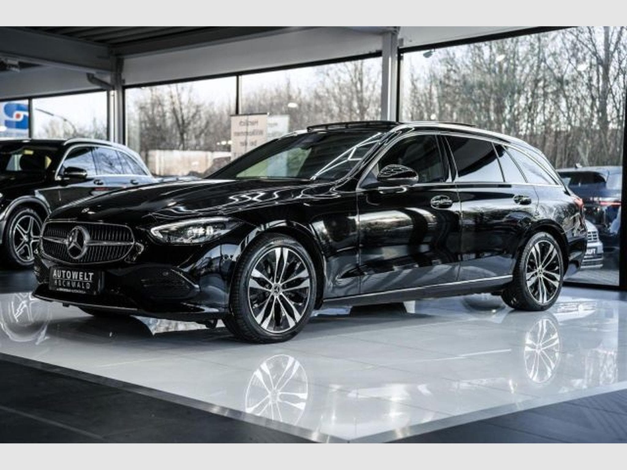 Mercedes C 220 C 220d T 9G Avantgarde NAVI LED RFK PANO Burmest (2023) - Foto 5