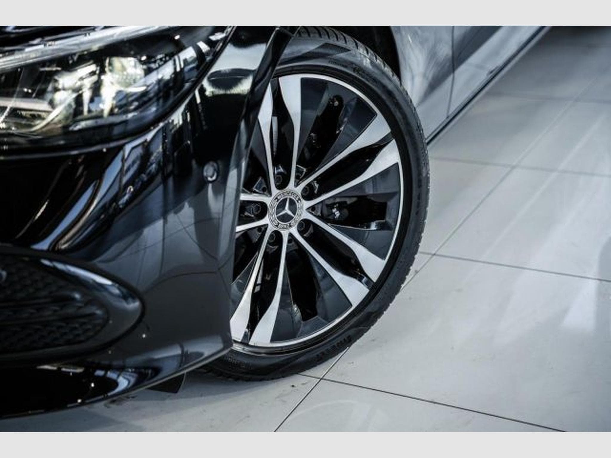Mercedes C 220 C 220d T 9G Avantgarde NAVI LED RFK PANO Burmest (2023) - Foto 4