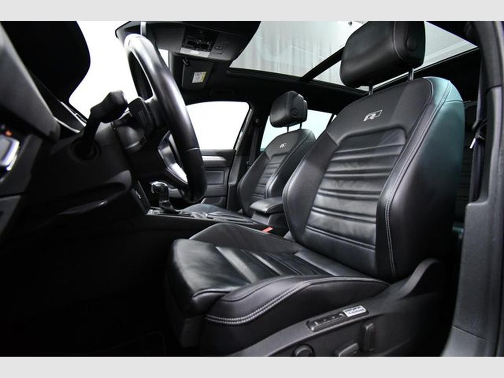 VW Passat Passat Variant R-Line 4Motion, AHK, DCC, Pano., (2019) - Foto 7