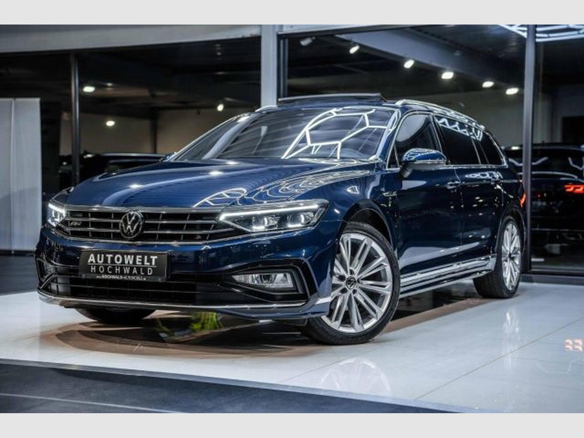 VW Passat Passat Variant 2.0 TDI DSG 2x R-Line STAHZG H&amp;K (2022) - Foto 3