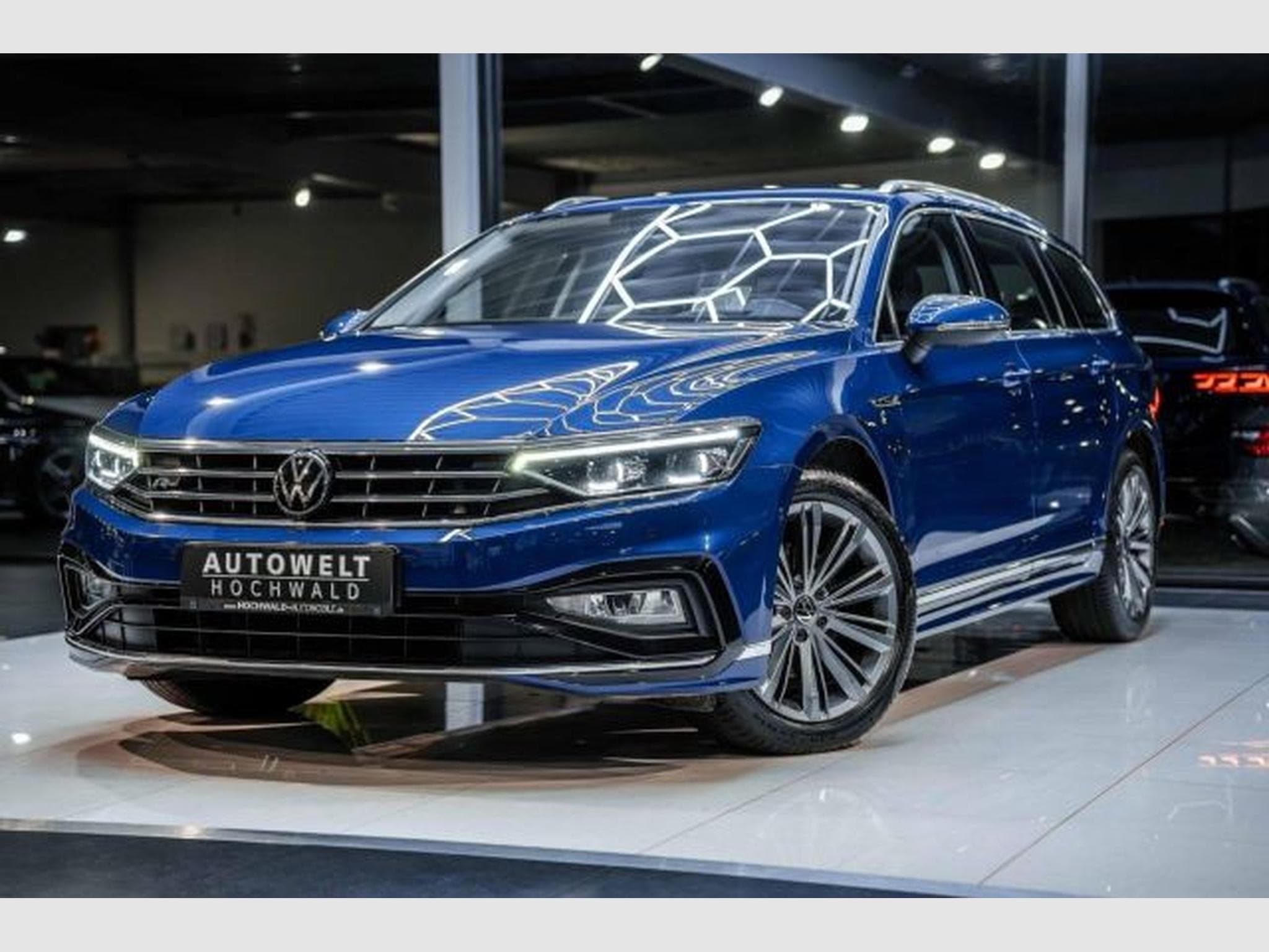 VW Passat Passat 2.0 TDI DSG Elegance 2x R-Line AHK STAHZG (2021) - Photo 3