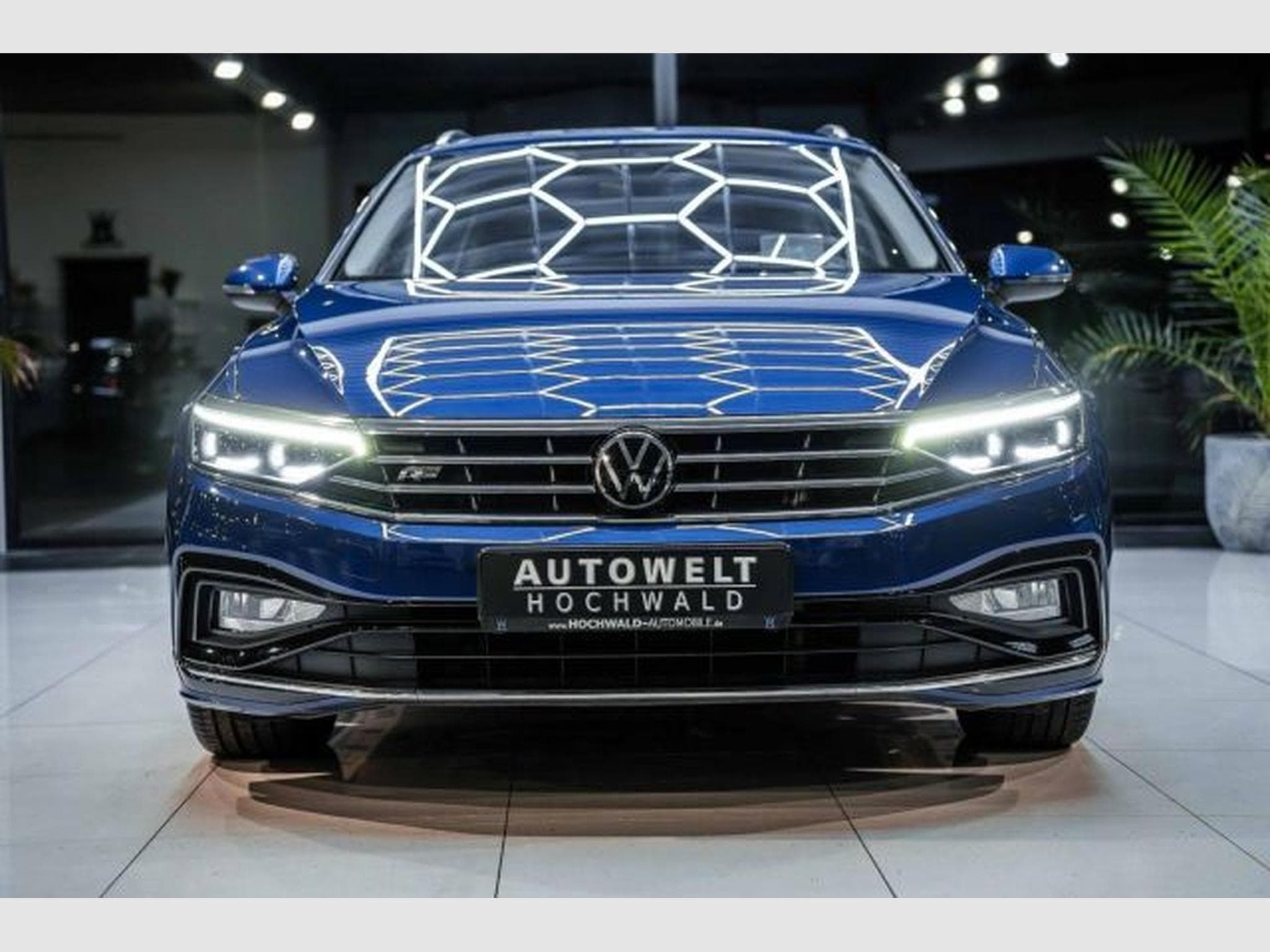 VW Passat Passat 2.0 TDI DSG Elegance 2x R-Line AHK STAHZG (2021) - Photo 6