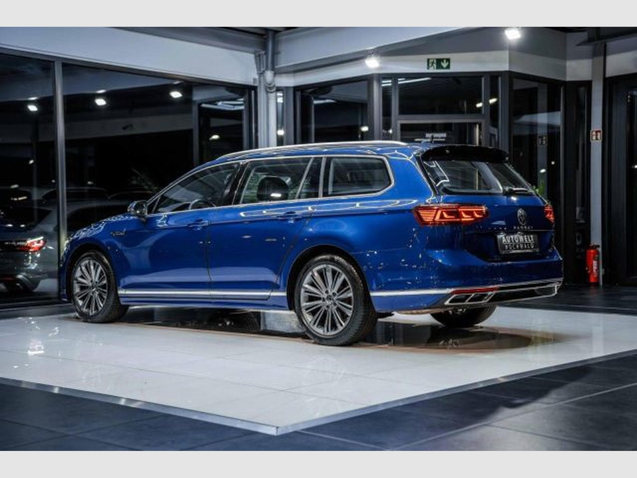 VW Passat Passat 2.0 TDI DSG Elegance 2x R-Line AHK STAHZG (2021) - Photo 12