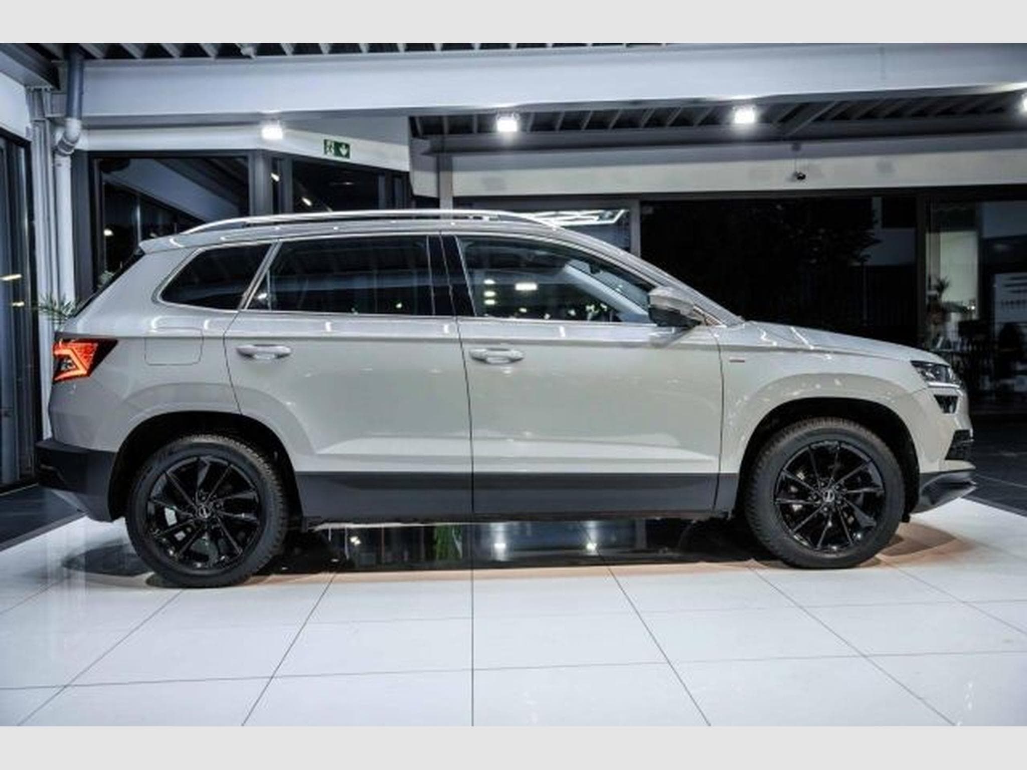 Skoda Karoq Karoq 2.0 TDI 4x4 DSG Clever NAV LED RFK AHK SHZ (2022) - Photo 8
