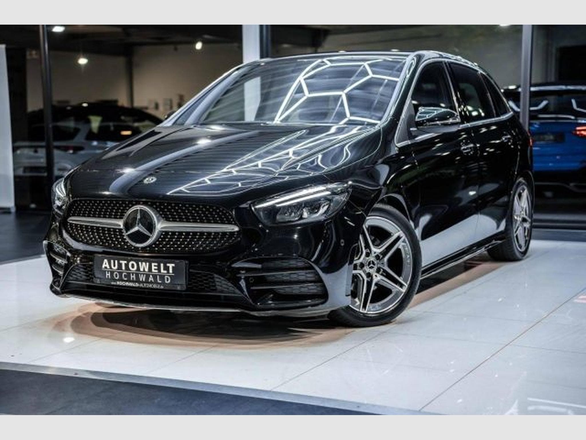 Mercedes B 180 B180 7G-DCT AMG-Line NAVI LED RFK SHZG Spur 1HD (2020) - Foto 2