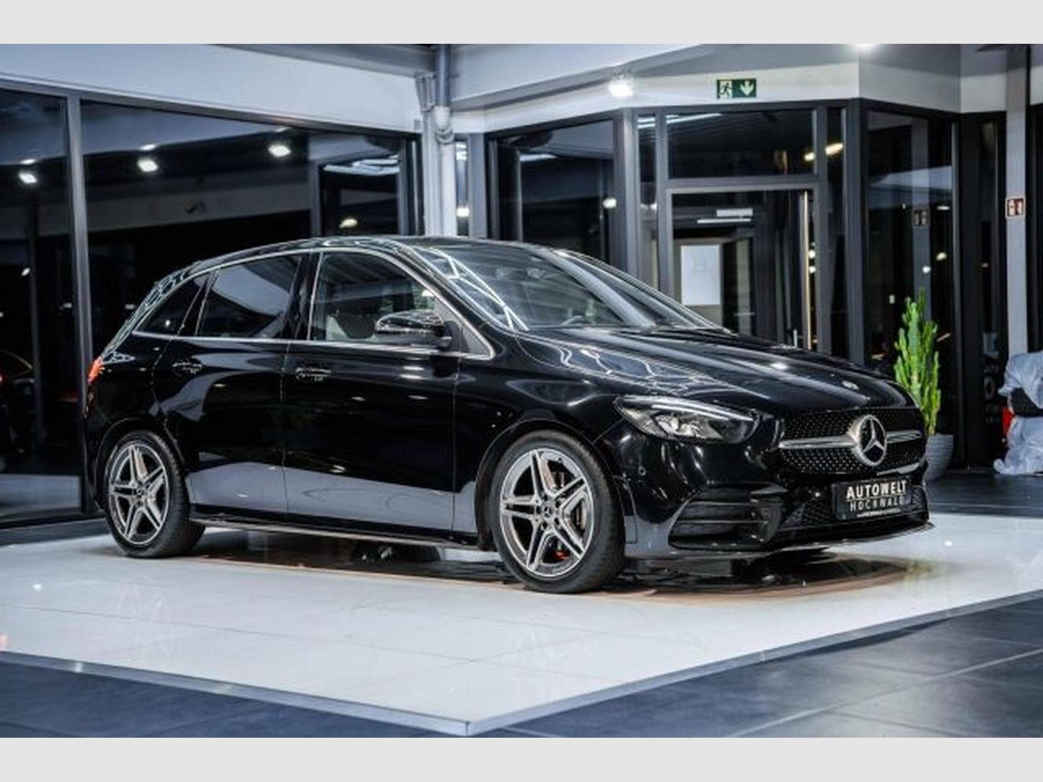 Mercedes B 180 B180 7G-DCT AMG-Line NAVI LED RFK SHZG Spur 1HD (2020) - Foto 7