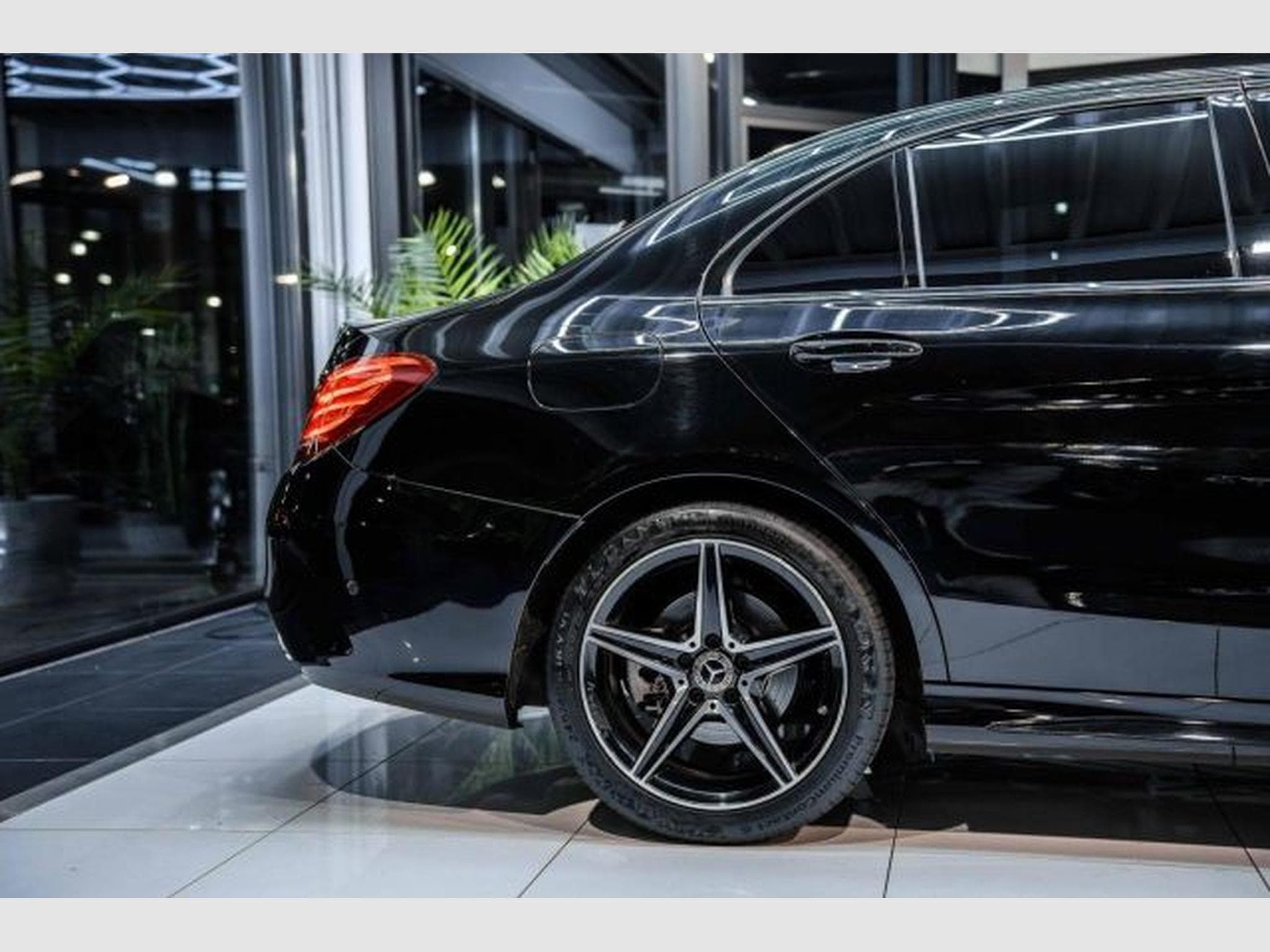 Mercedes C 180 C 180 AMG-Line NAVI LED Night RFK Totw. Ambiente (2018) - Foto 9