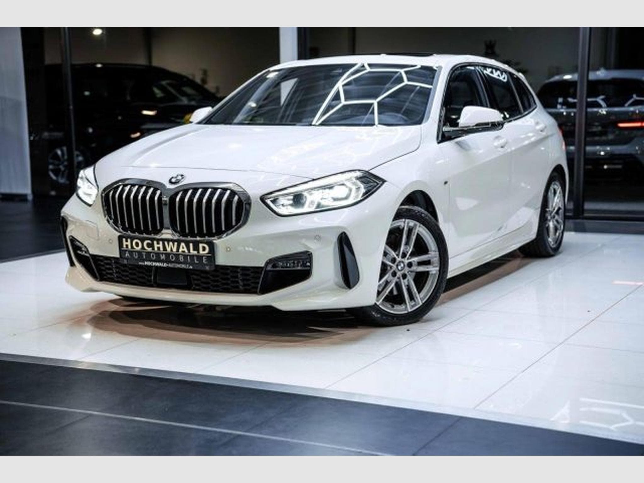 BMW 118 118i M-Sport NAVI LED PANO PDC Tempo. SHZG Spur. (2019) - Foto 2