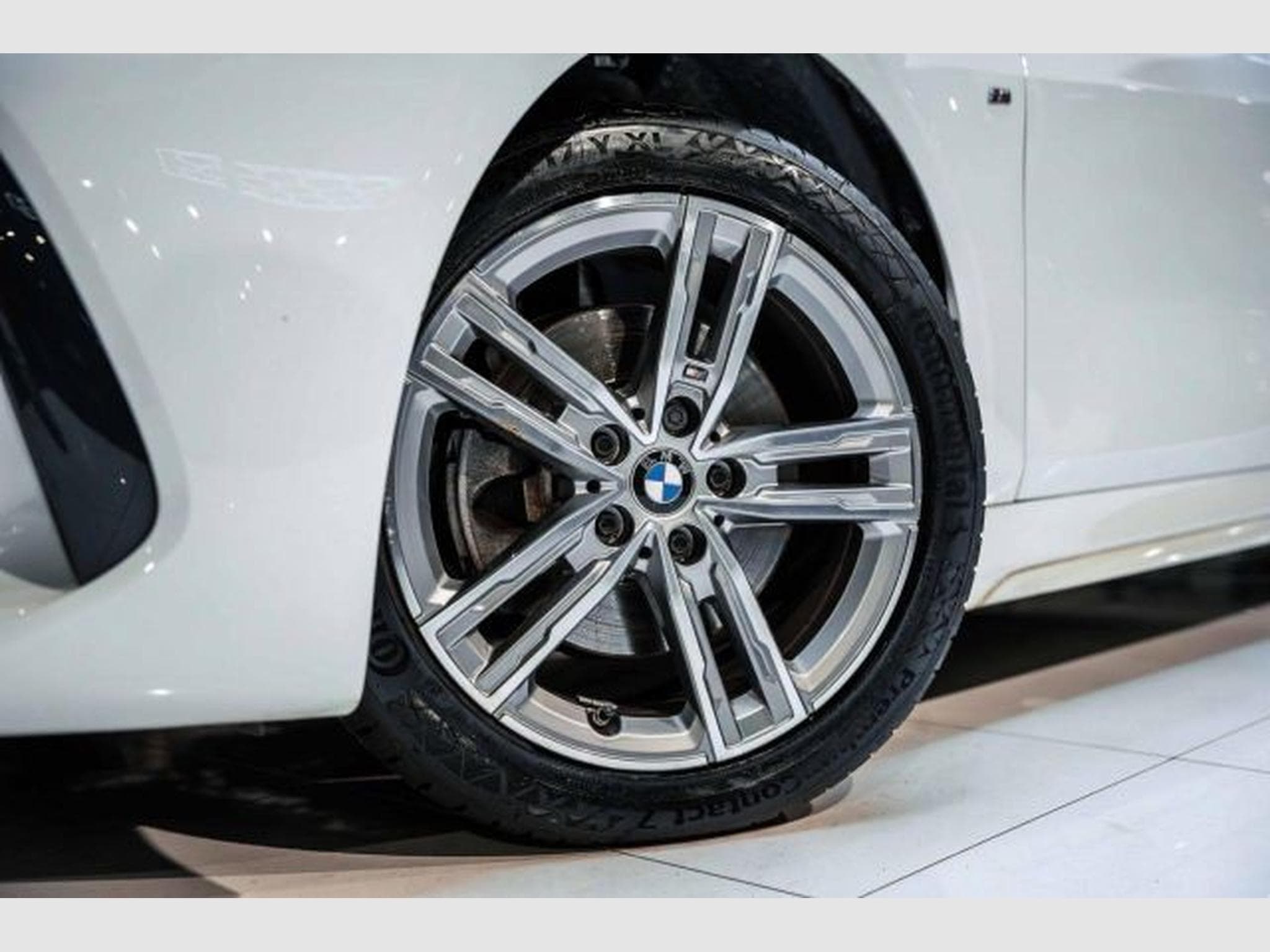 BMW 118 118i M-Sport NAVI LED PANO PDC Tempo. SHZG Spur. (2019) - Foto 4