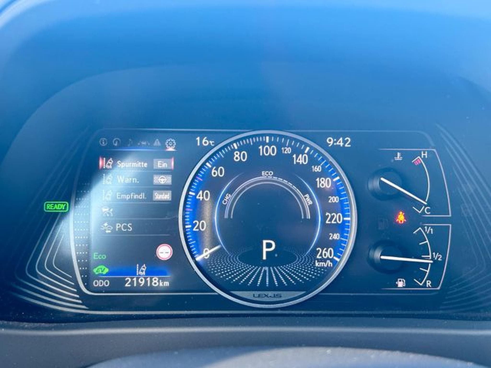 Lexus UX UX 250h Style Edition Navi Kamera (2023) - Photo 14