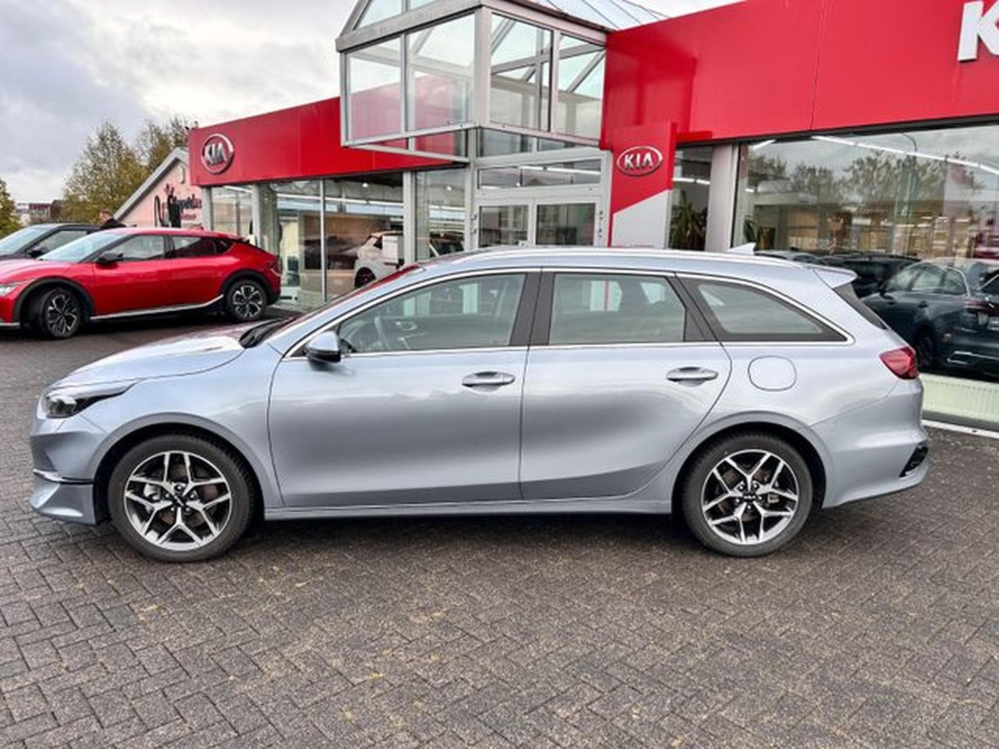 Kia Ceed Ceed SW 1,5T-GDI DCT Spirit Navi Kamera Sound (2025) - Photo 4