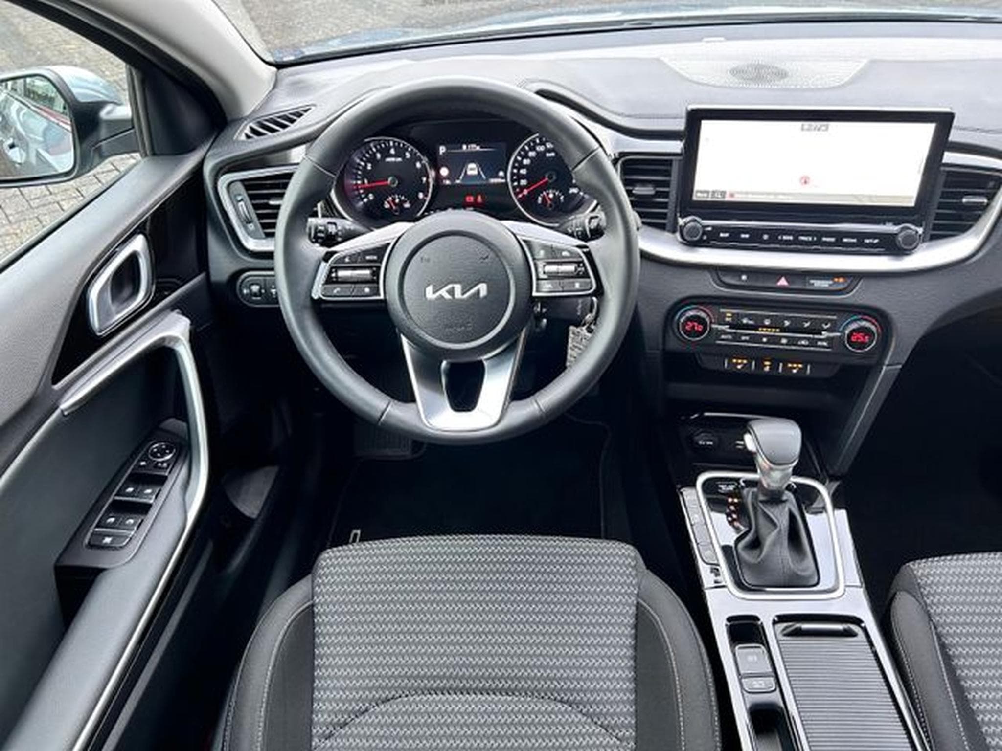 Kia Ceed Ceed SW 1,5T-GDI DCT Spirit Navi Kamera Sound (2025) - Photo 12