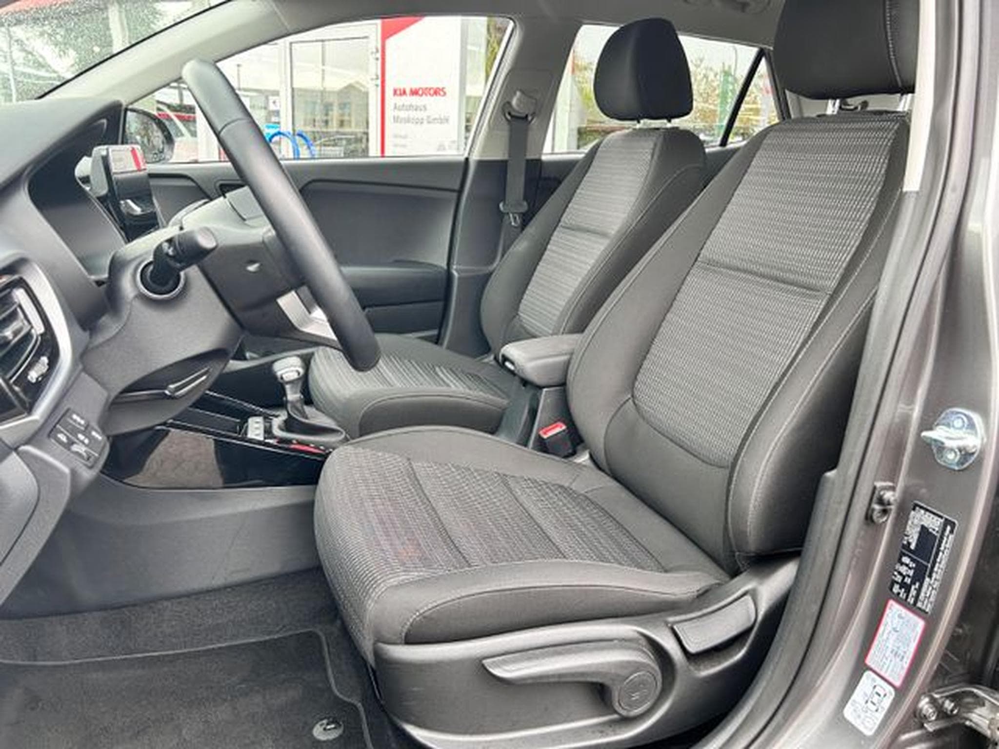 Kia Stonic Stonic 1,0T-GDI DCT Vision Navi Kamera SHZ (2026) - Photo 10