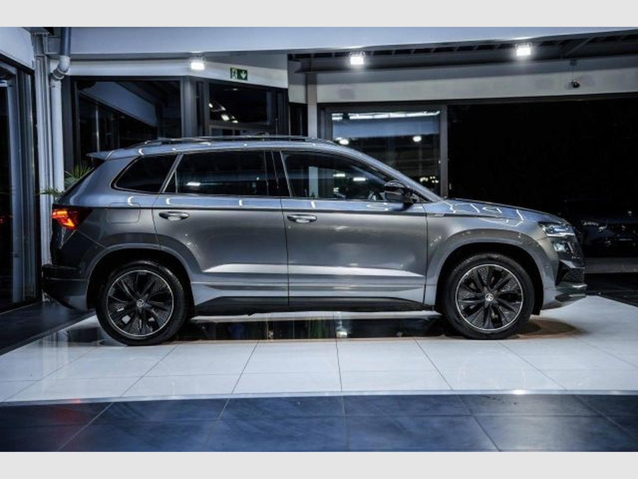 Skoda Karoq Karoq 2.0 TDI DSG Sportline NAVI 4x4 AHK STAHZG (2023) - Photo 8