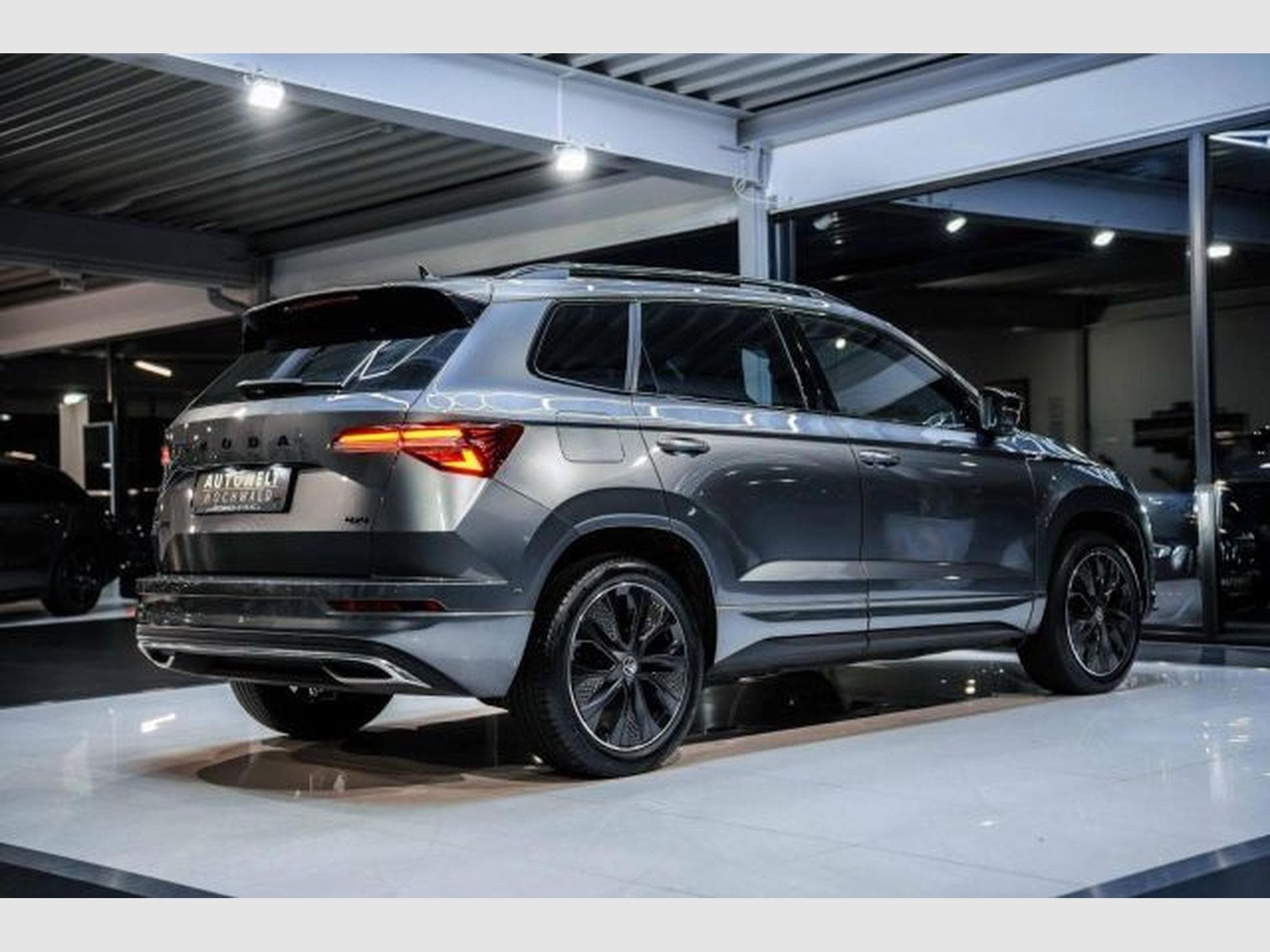 Skoda Karoq Karoq 2.0 TDI DSG Sportline NAVI 4x4 AHK STAHZG (2023) - Photo 15
