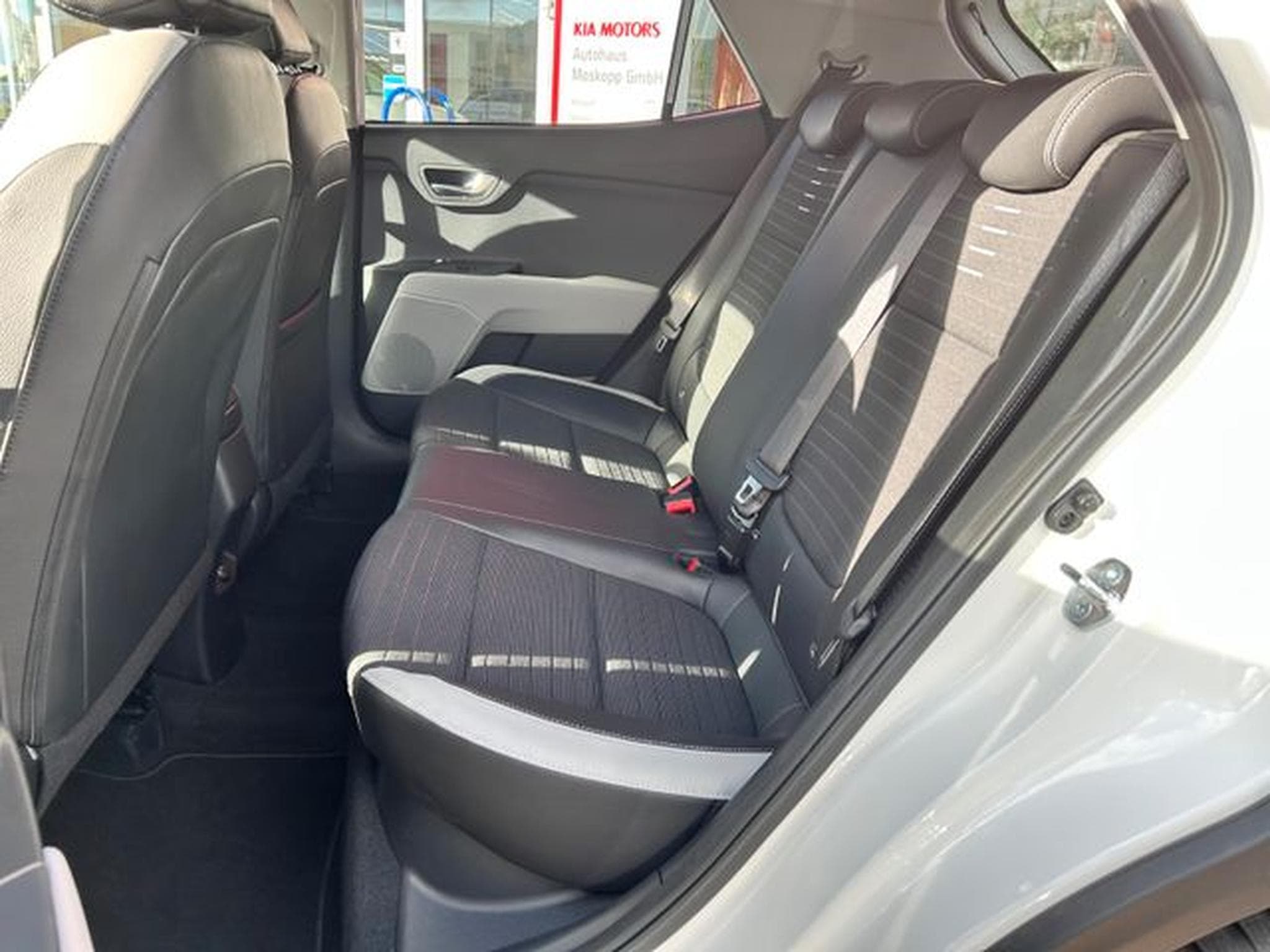Kia Stonic Stonic 1,0T-GDI DCT Spirit TECH Navi Kamera SHZ (2025) - Photo 11
