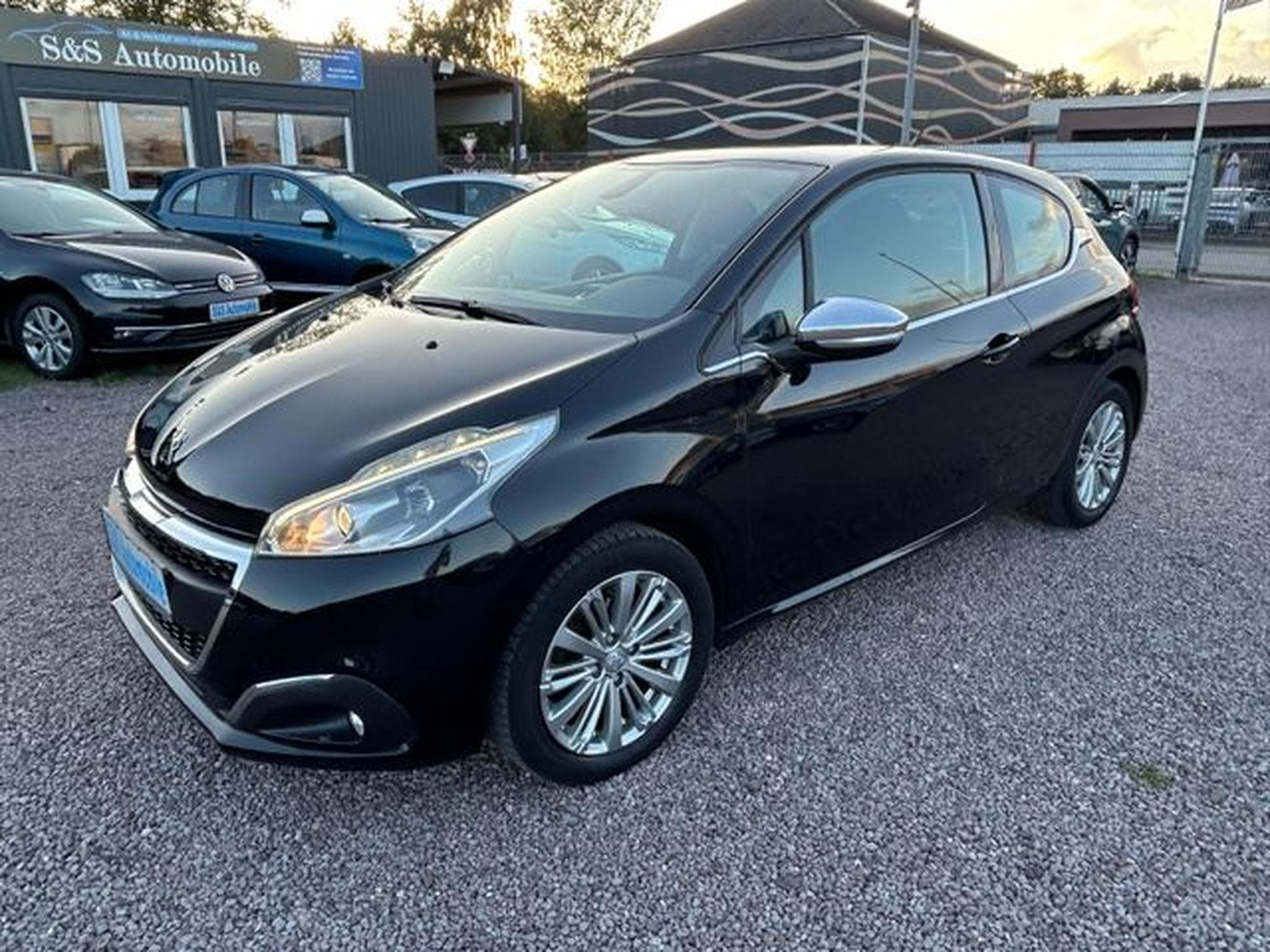 Peugeot 208 208 Allure 1.6 HDi *SHZ*Tempomat*1.Hand*Euro6* (2015) - Photo 1