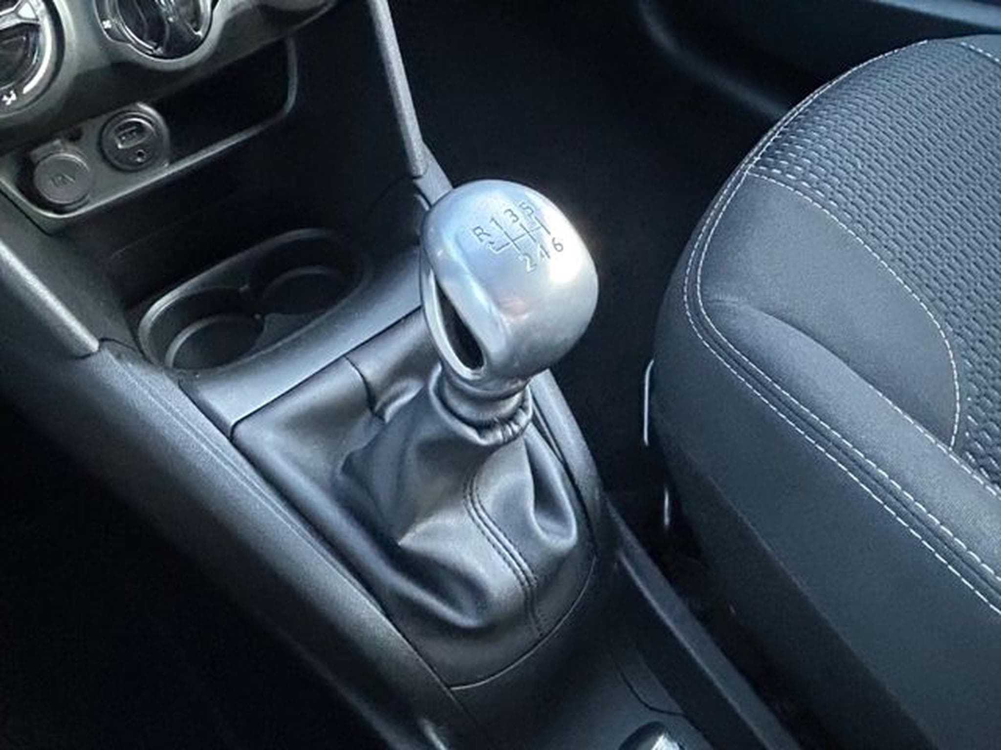 Peugeot 208 208 Allure 1.6 HDi *SHZ*Tempomat*1.Hand*Euro6* (2015) - Photo 13