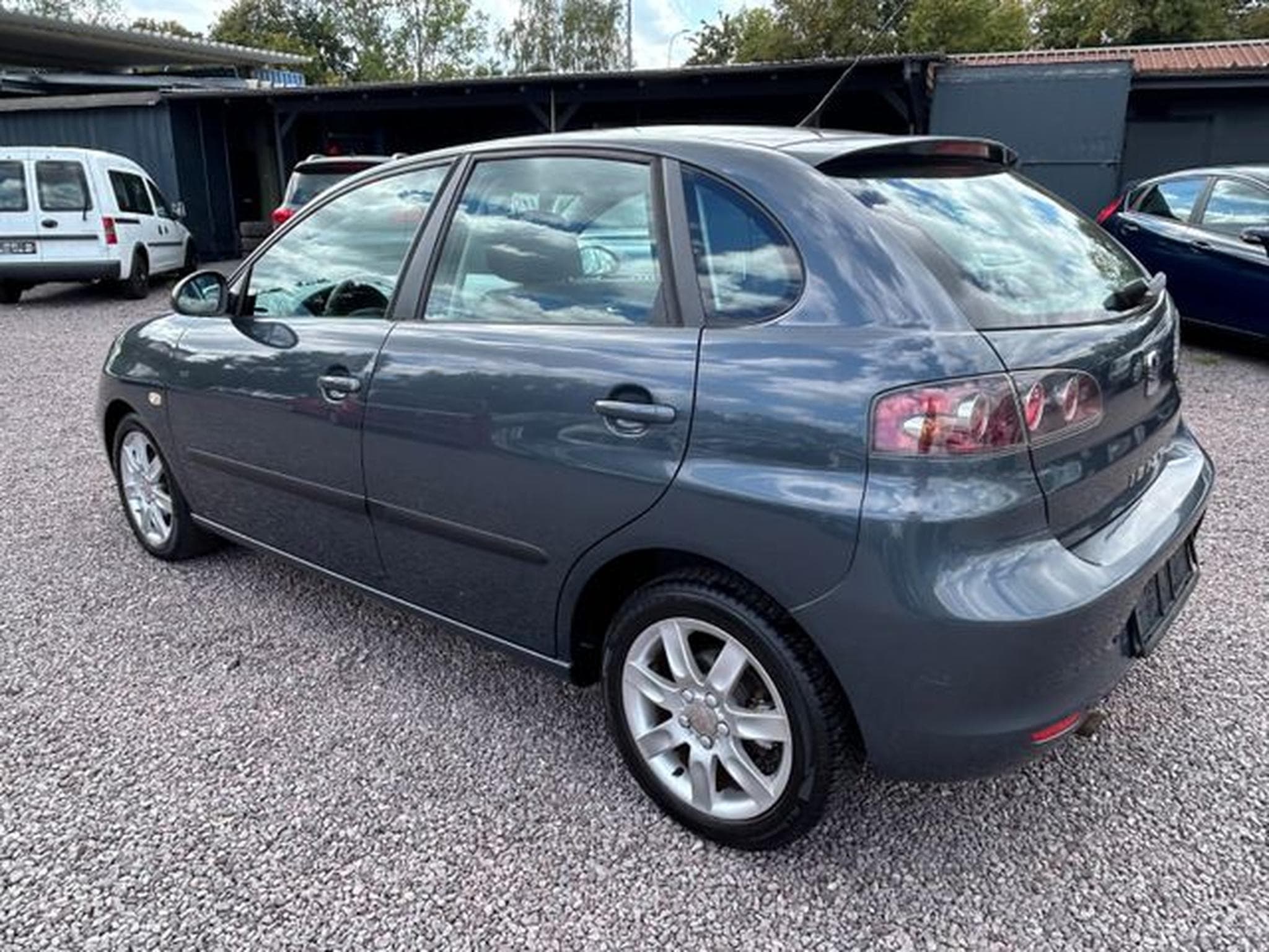 Seat Ibiza Ibiza Sport 1.4 *Klimaaut.*TÜV Neu* (2006) - Photo 6