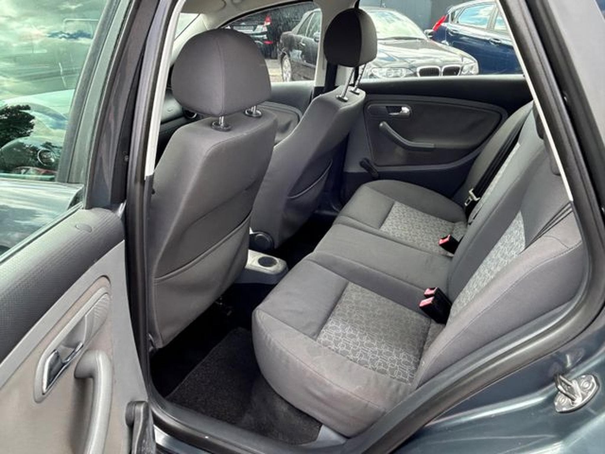 Seat Ibiza Ibiza Sport 1.4 *Klimaaut.*TÜV Neu* (2006) - Photo 8