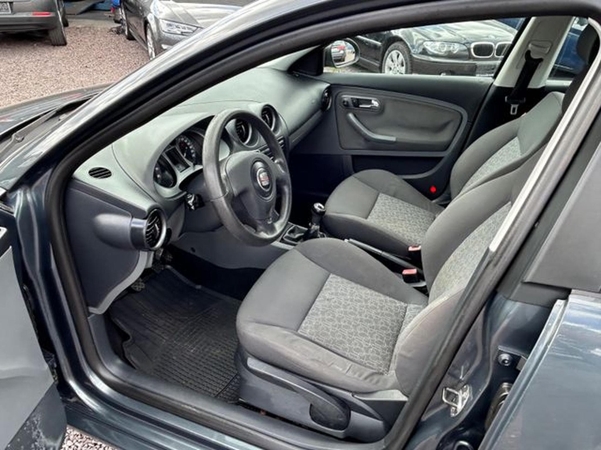 Seat Ibiza Ibiza Sport 1.4 *Klimaaut.*TÜV Neu* (2006) - Photo 7