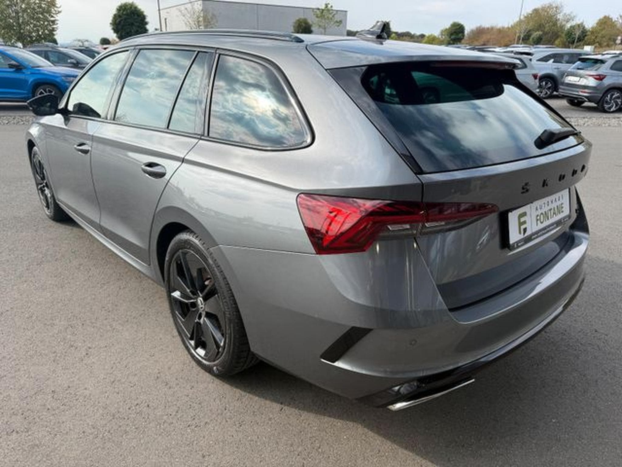 Skoda Octavia Octavia 2,0TSi Kombi RS Massage Alcantara Matrix (2023) - Foto 7
