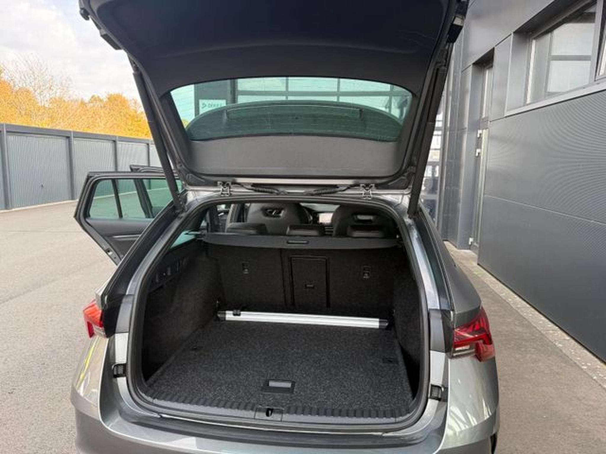 Skoda Octavia Octavia 2,0TSi Kombi RS Massage Alcantara Matrix (2023) - Foto 12