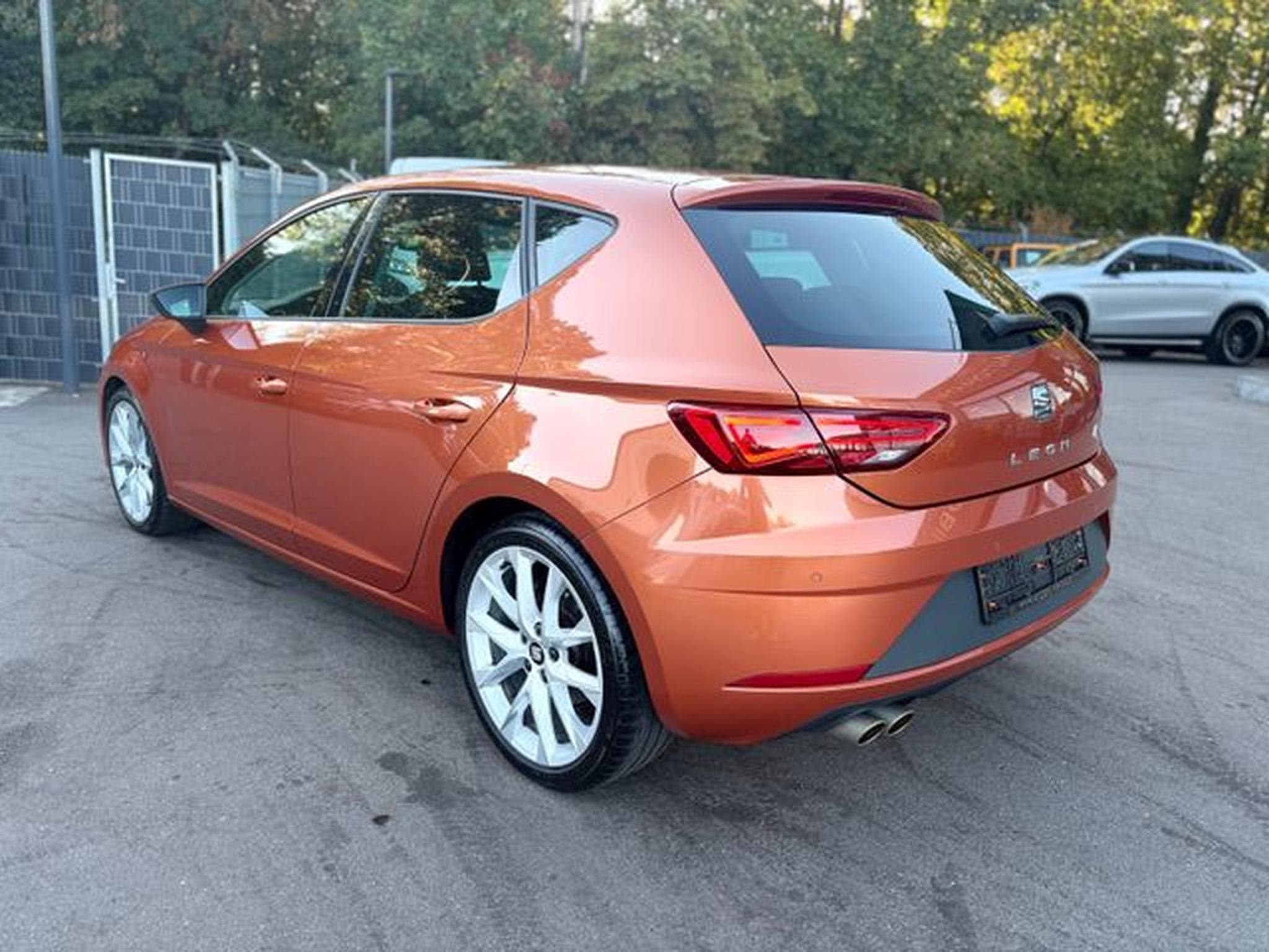 Seat Leon LEON FR*NAVI*AUTOMATIK*KAMERA*VIRTUAL*SHZ* (2019) - Foto 10