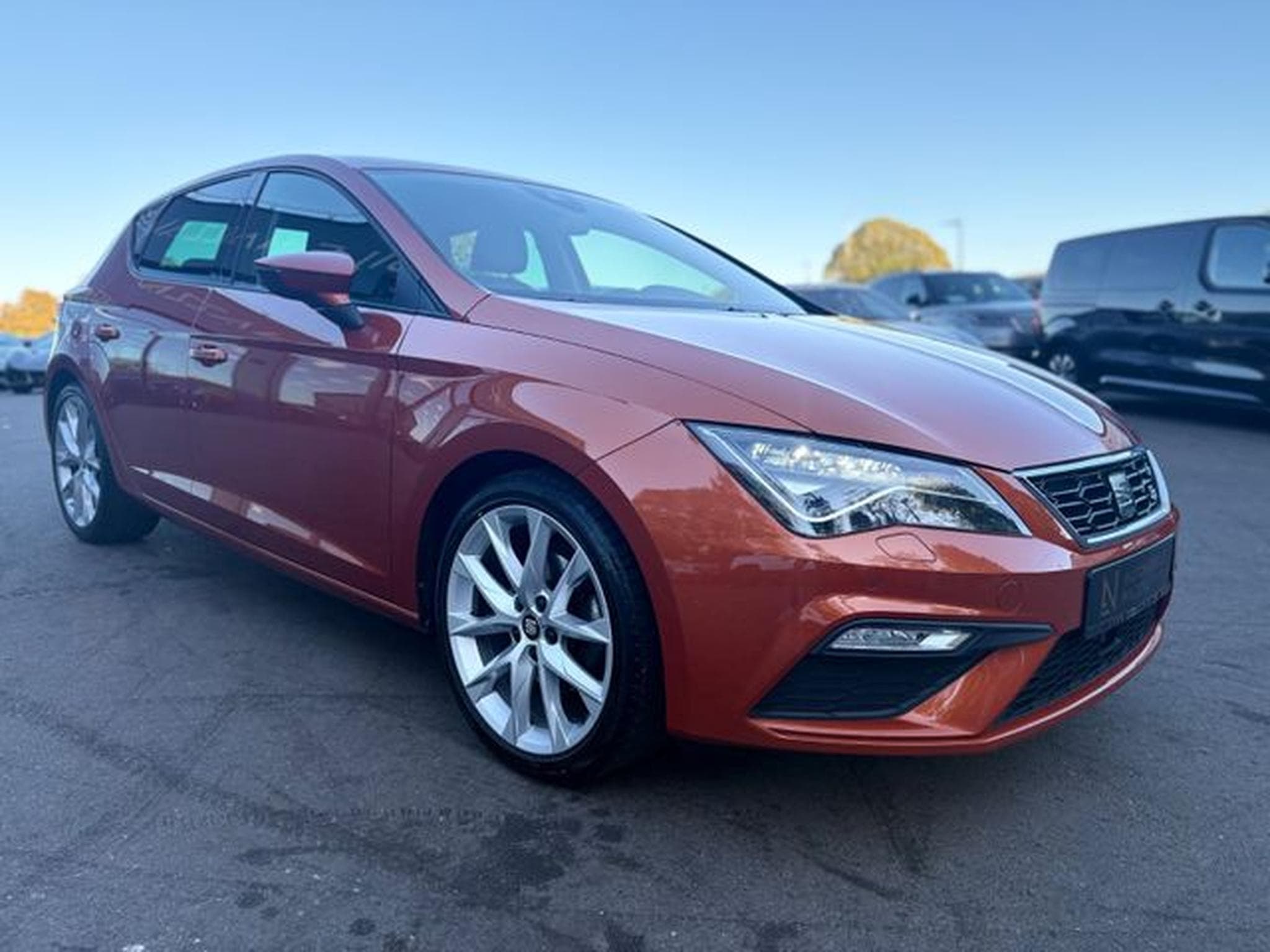Seat Leon LEON FR*NAVI*AUTOMATIK*KAMERA*VIRTUAL*SHZ* (2019) - Foto 6