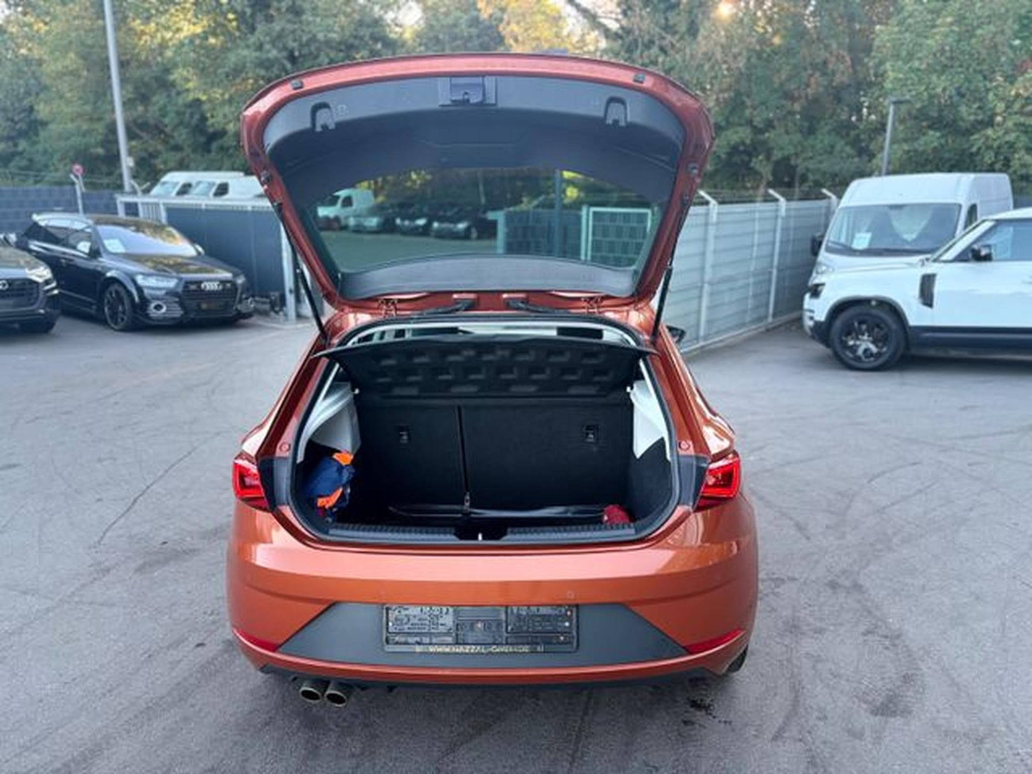 Seat Leon LEON FR*NAVI*AUTOMATIK*KAMERA*VIRTUAL*SHZ* (2019) - Foto 9