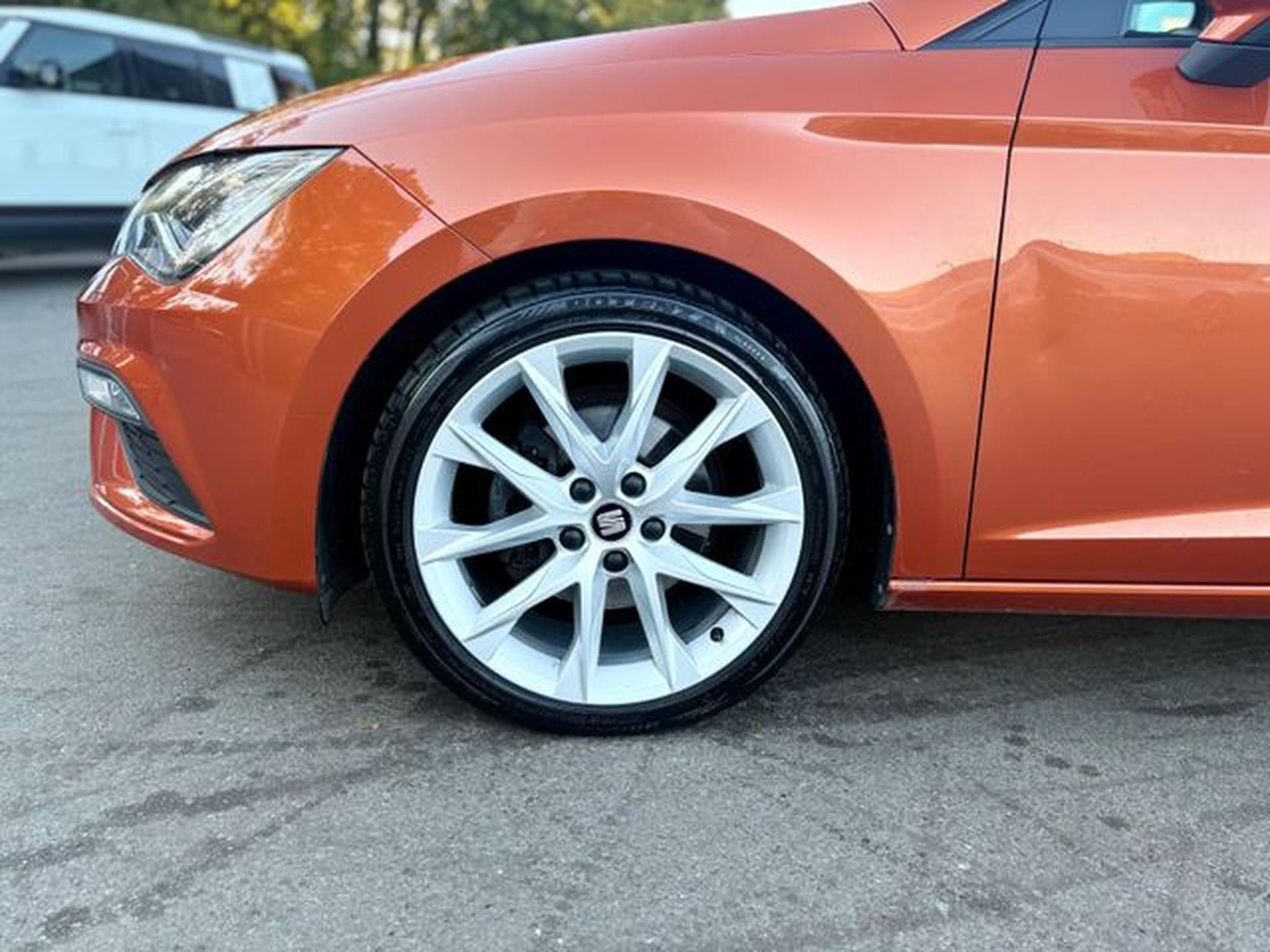 Seat Leon LEON FR*NAVI*AUTOMATIK*KAMERA*VIRTUAL*SHZ* (2019) - Foto 13