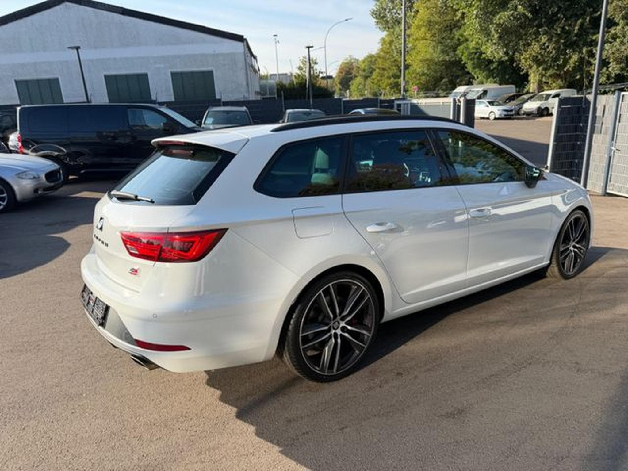 Seat Leon LEON ST CUPRA 300 4DRIVE*AUTOMATIK*LED*NAVI*TOP* (2018) - Photo 6