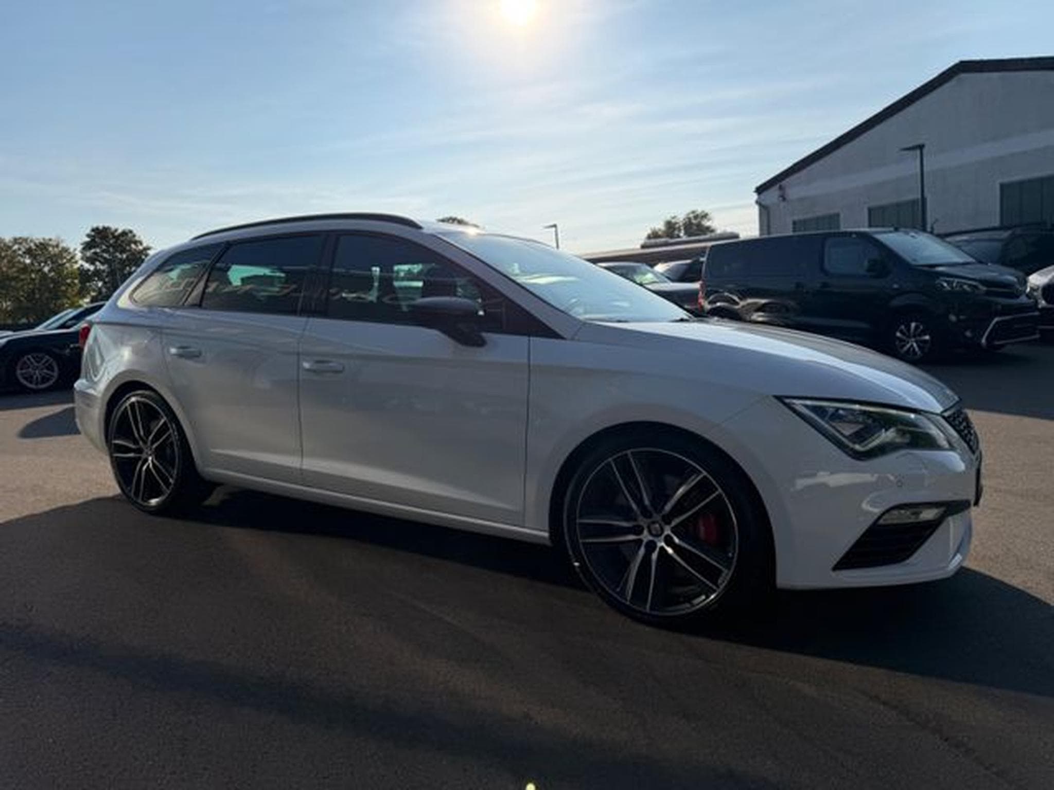 Seat Leon LEON ST CUPRA 300 4DRIVE*AUTOMATIK*LED*NAVI*TOP* (2018) - Photo 5