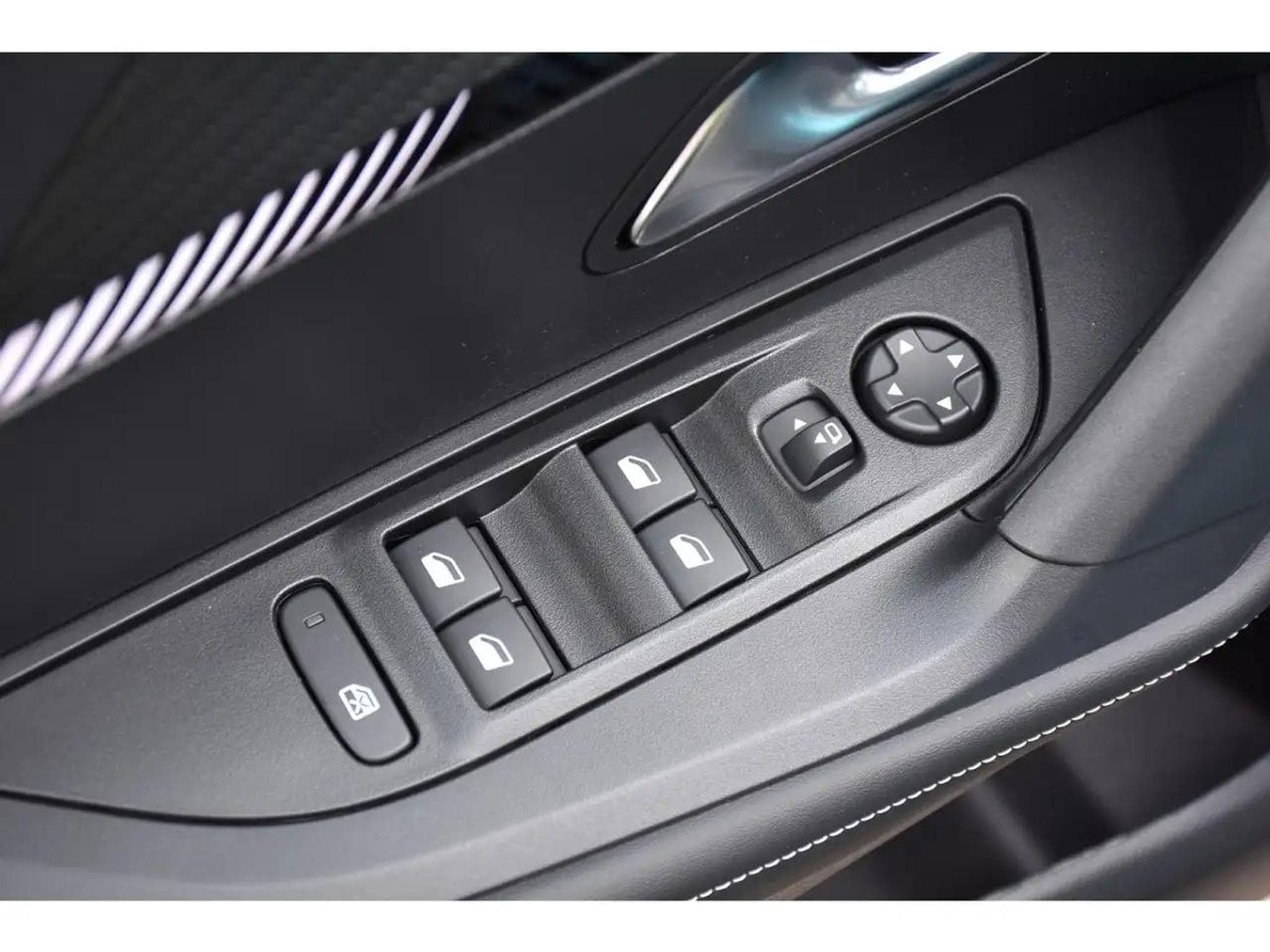 Peugeot 2008 (2025) - Foto 24