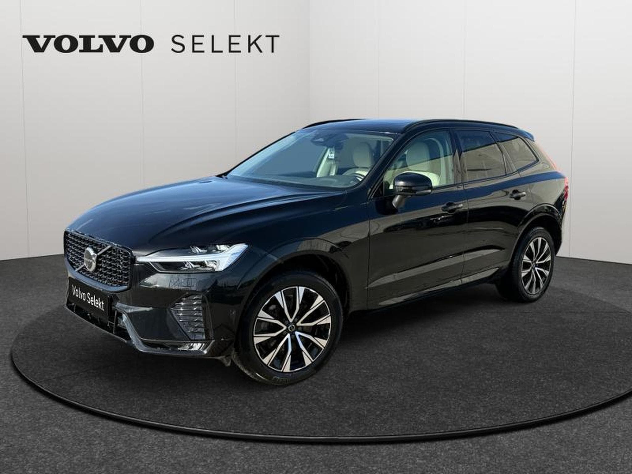 Volvo XC60 B4 Plus Dark / Essence (2023) - Photo 1