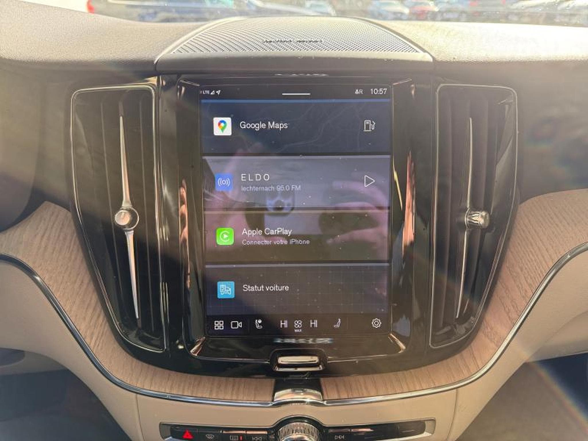 Volvo XC60 B4 Plus Dark / Essence (2023) - Photo 16