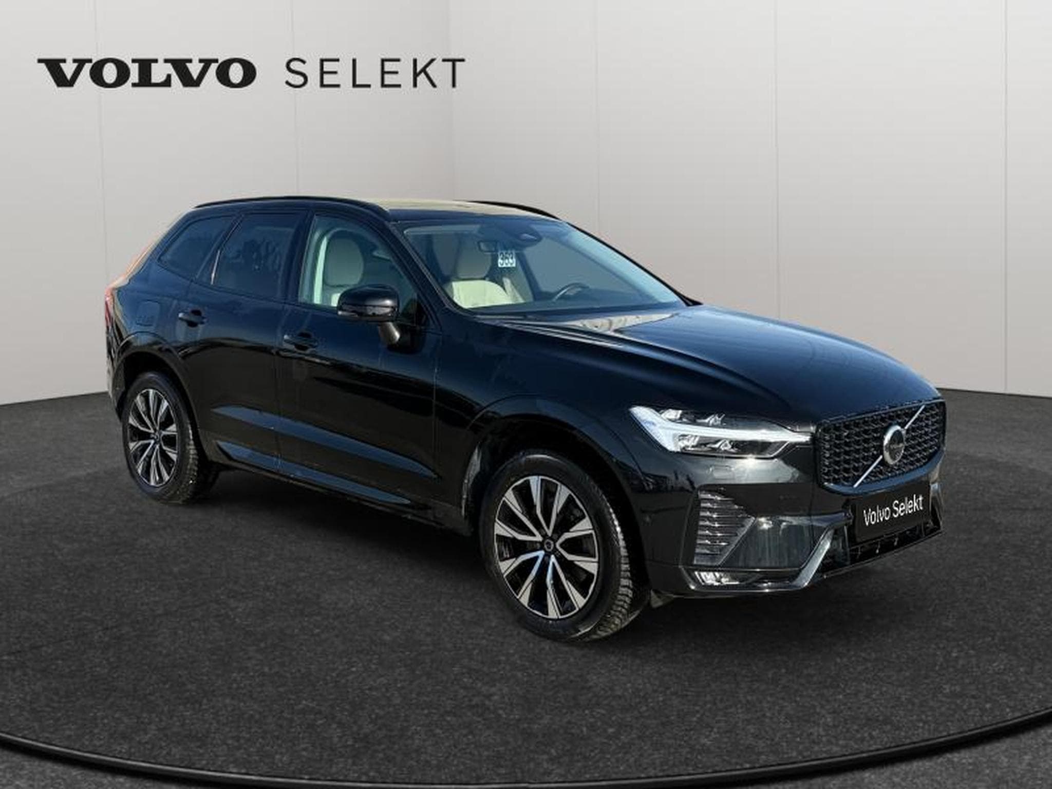 Volvo XC60 B4 Plus Dark / Essence (2023) - Photo 8