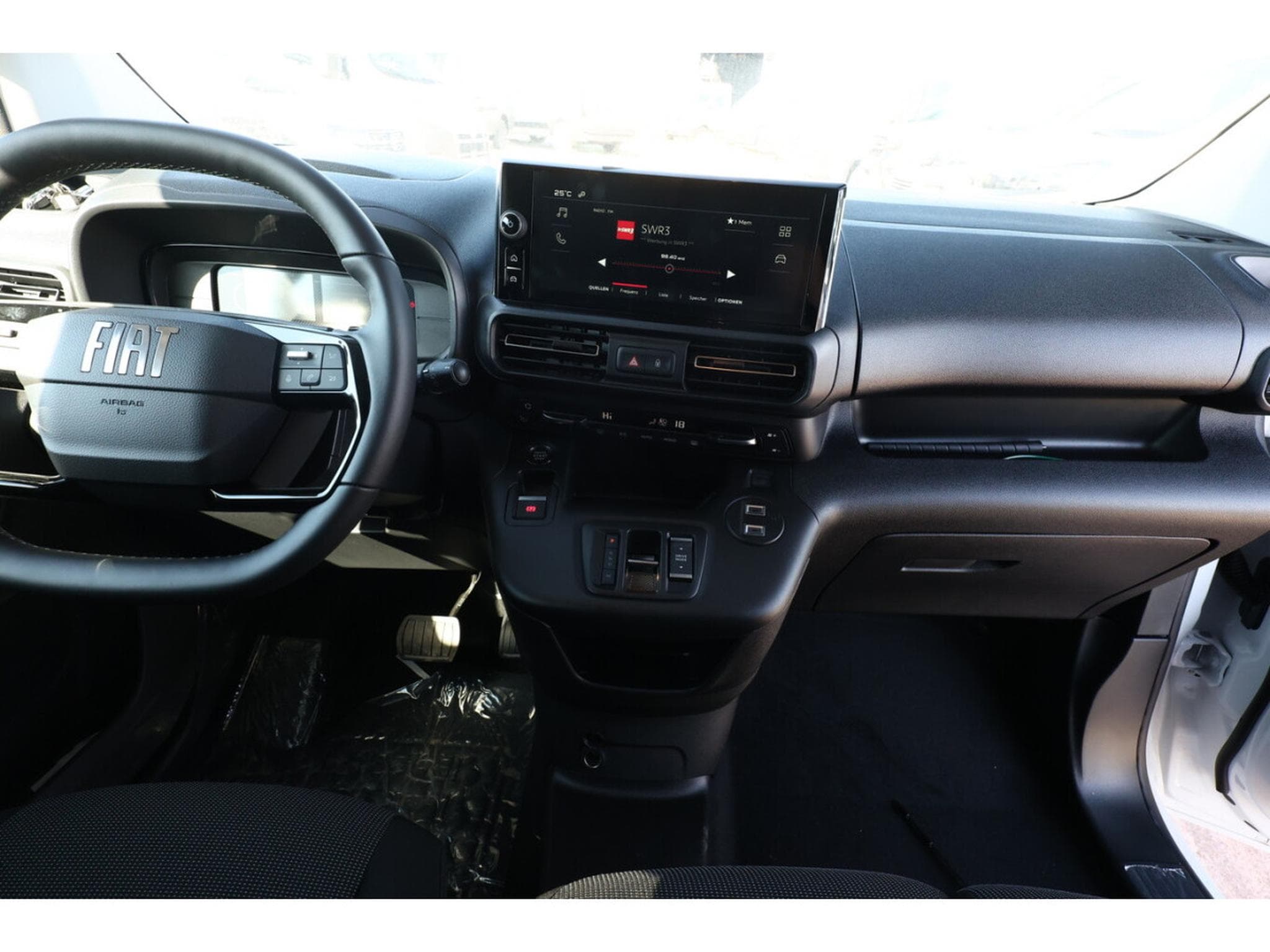 Fiat Doblo 1.5 BlueHDI 130 EAT8 L2H1 (2026) - Foto 7