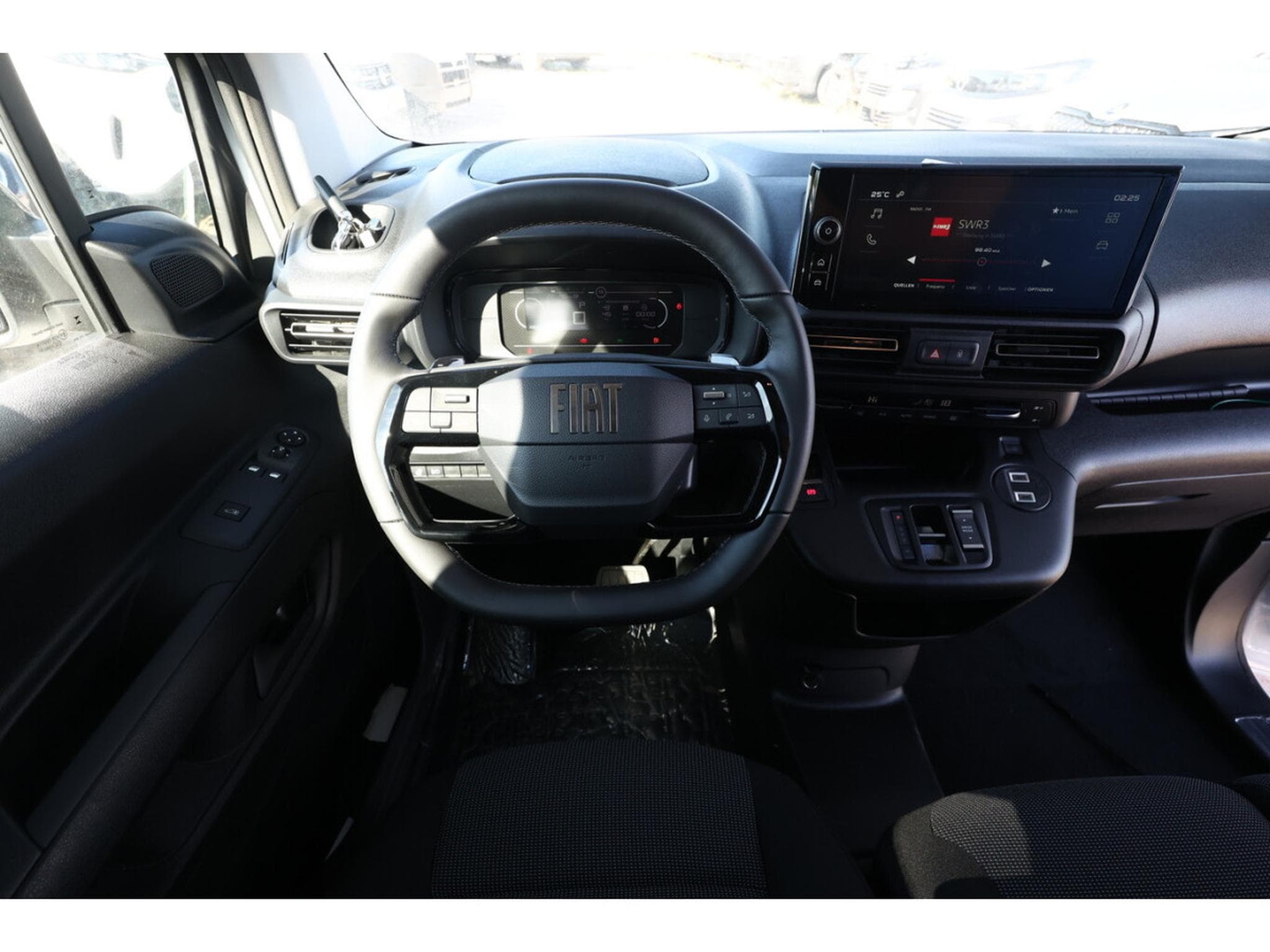 Fiat Doblo 1.5 BlueHDI 130 EAT8 L2H1 (2026) - Foto 6
