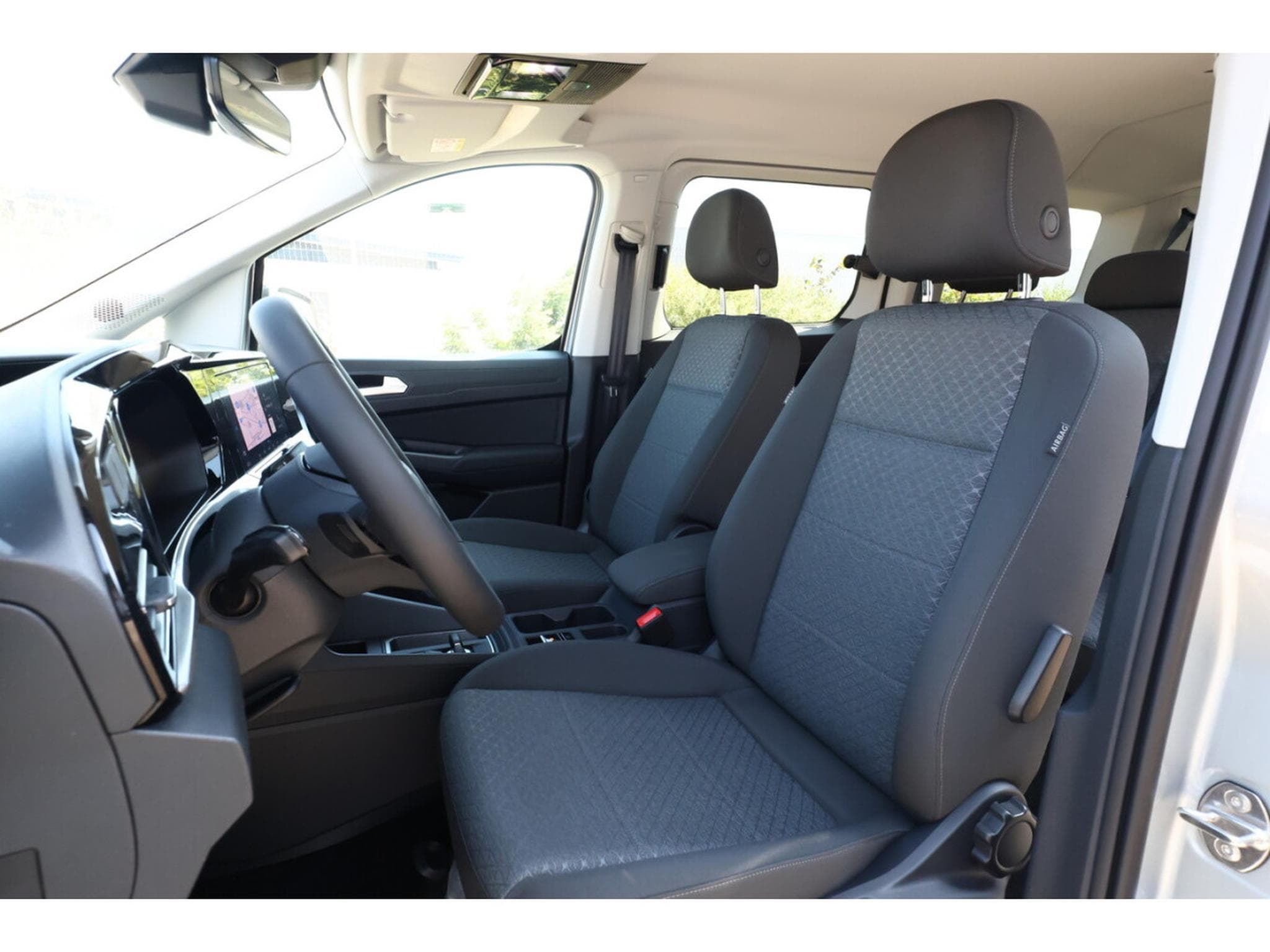 Ford Tourneo 2.0 TDi 122 Auto Titanium (2026) - Photo 7