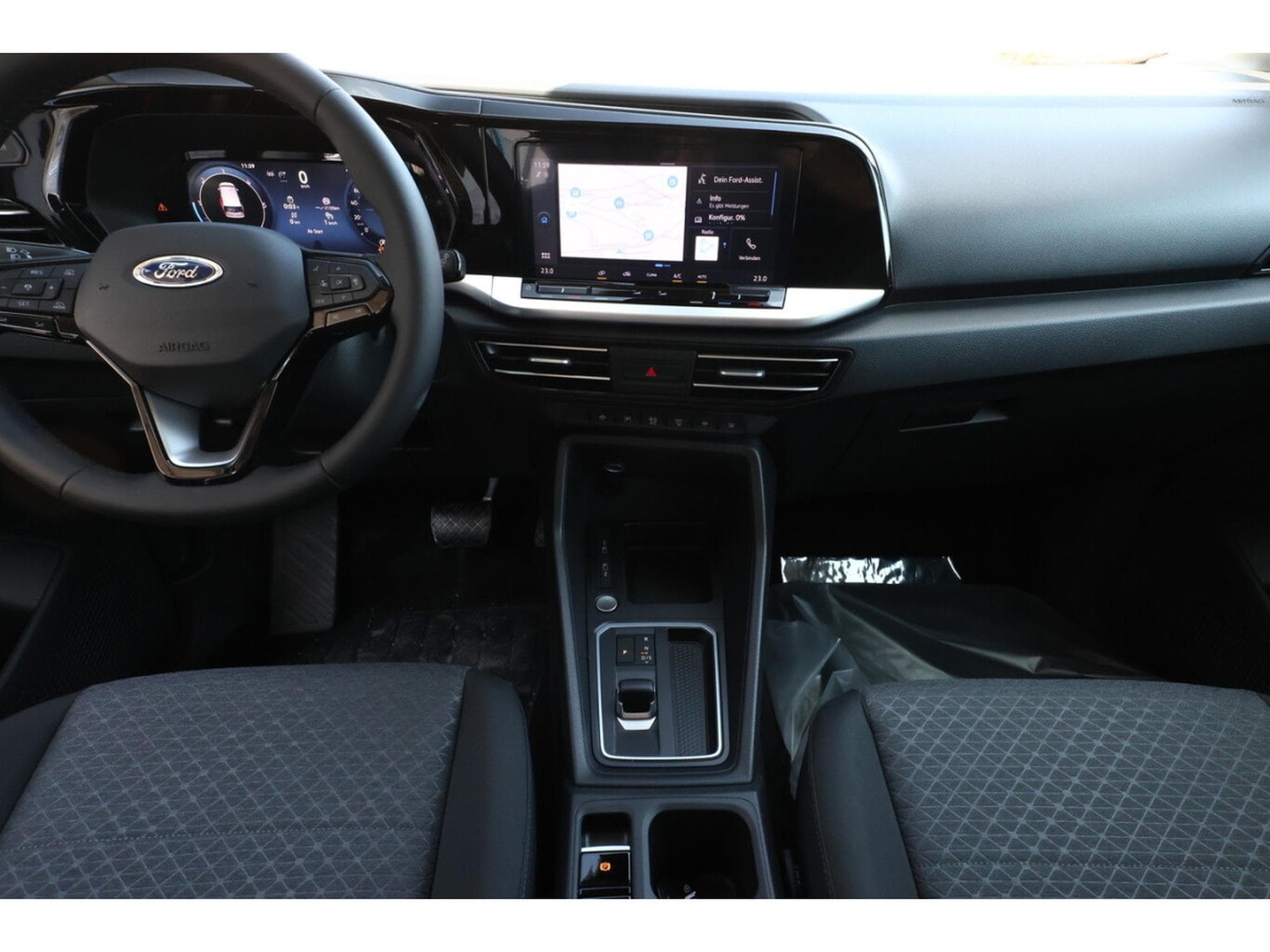 Ford Tourneo 2.0 TDi 122 Auto Titanium (2026) - Photo 9