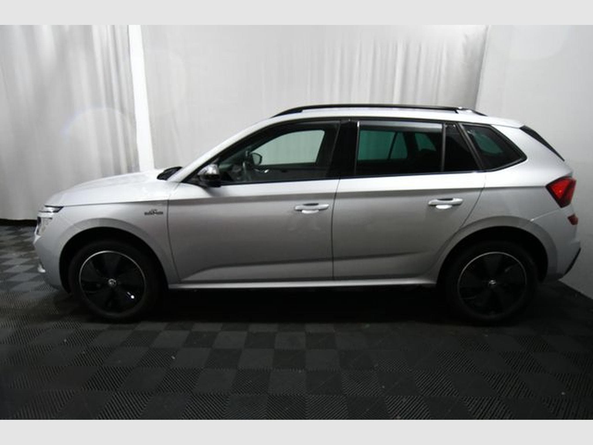 Skoda Kamiq Kamiq Monte Carlo, Pano., 17", Nnavi, ACC, R-Vie (2025) - Photo 2