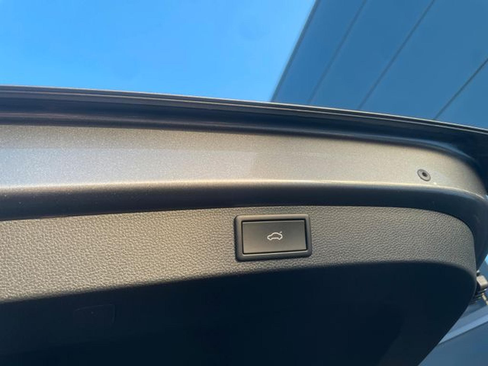 Skoda Karoq Karoq 2.0TDI DSG 4x4 Sportline AHK Pano 360° ACC (2023) - Photo 15