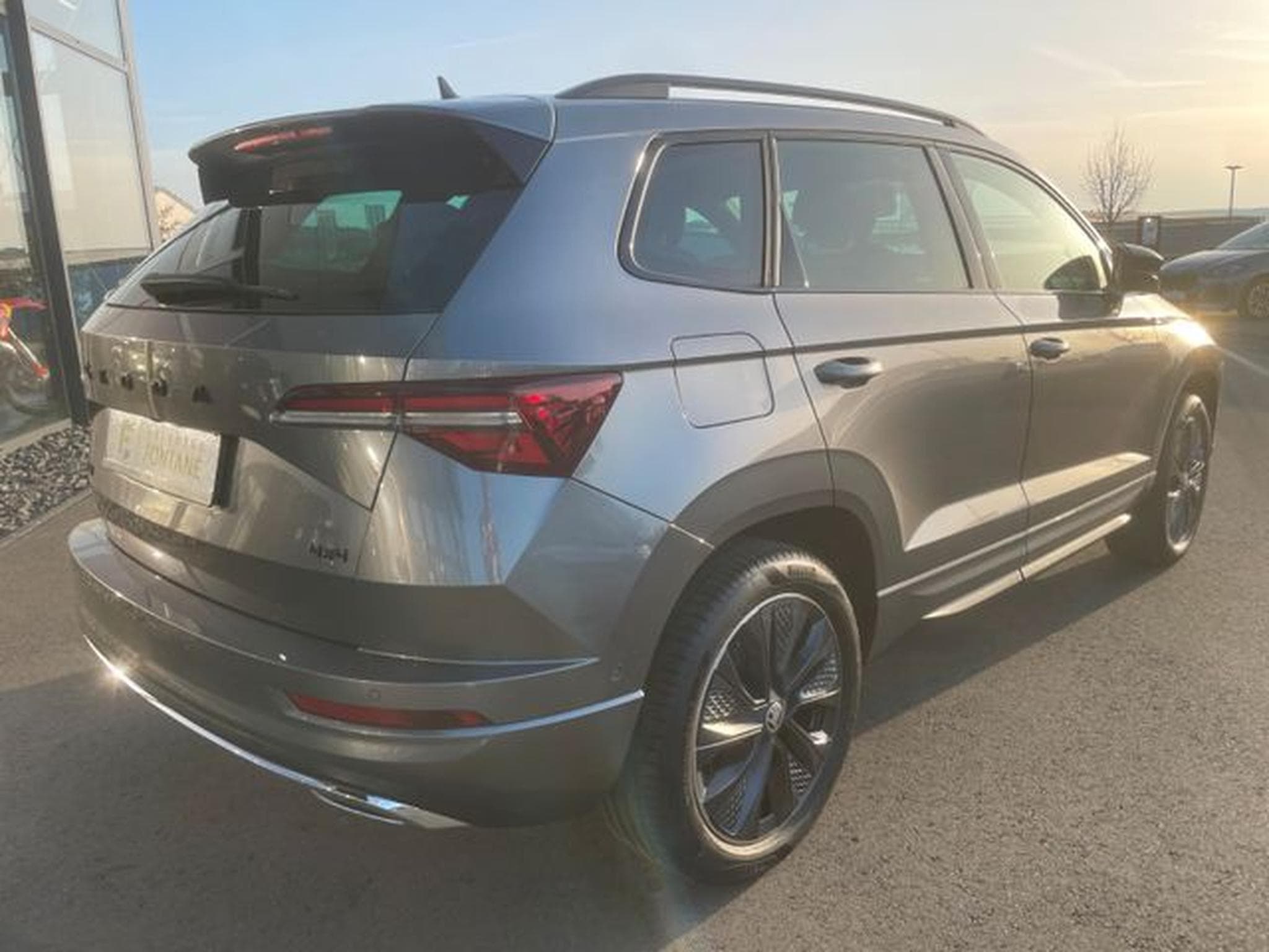 Skoda Karoq Karoq 2.0TDI DSG 4x4 Sportline AHK Pano 360° ACC (2023) - Photo 7